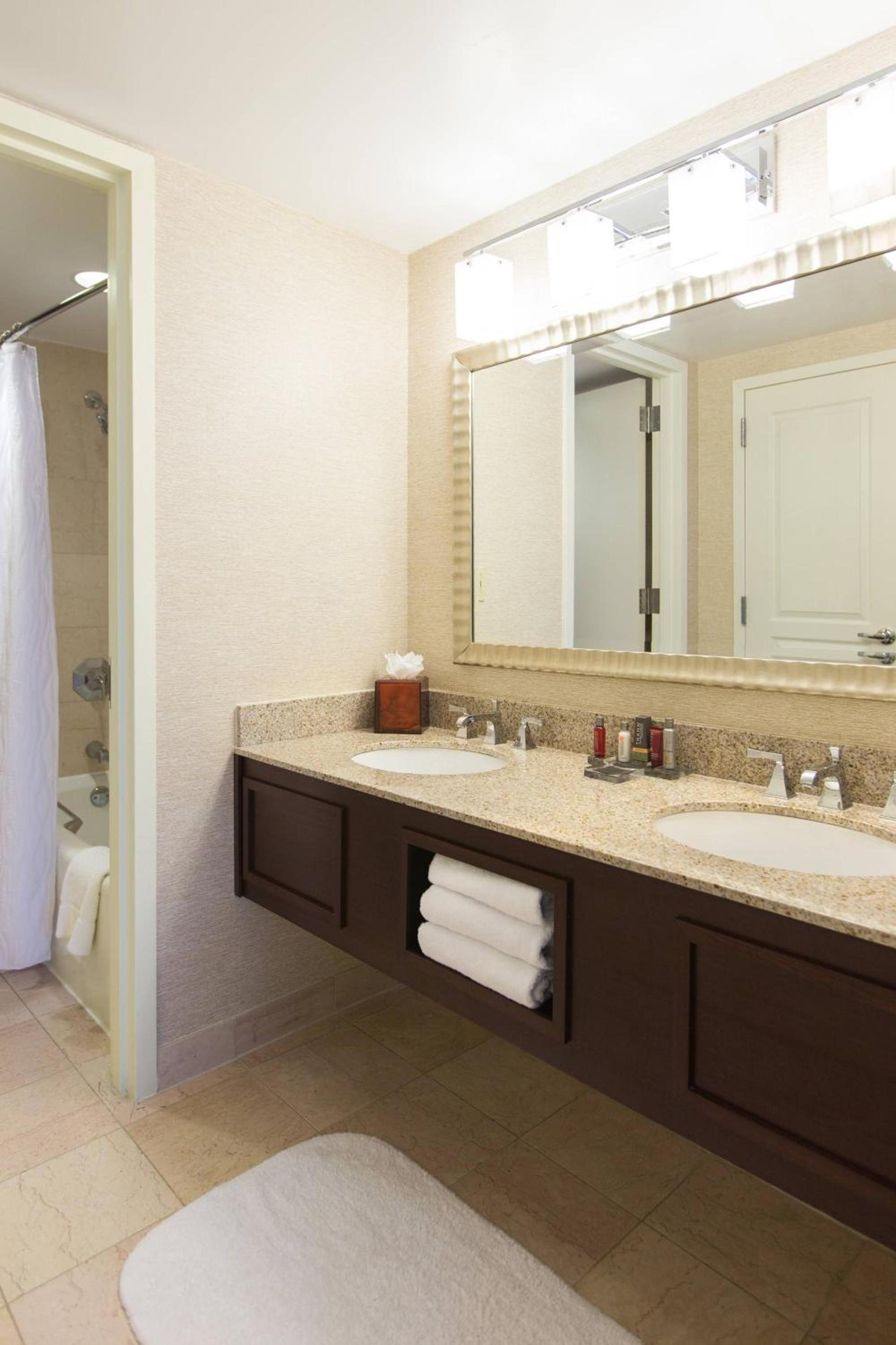 Washington Dulles Marriott Suites photo 16