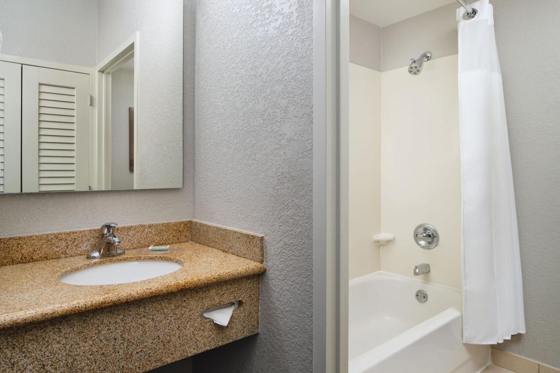 Courtyard by Marriott Scranton Montage Mountain photo 18