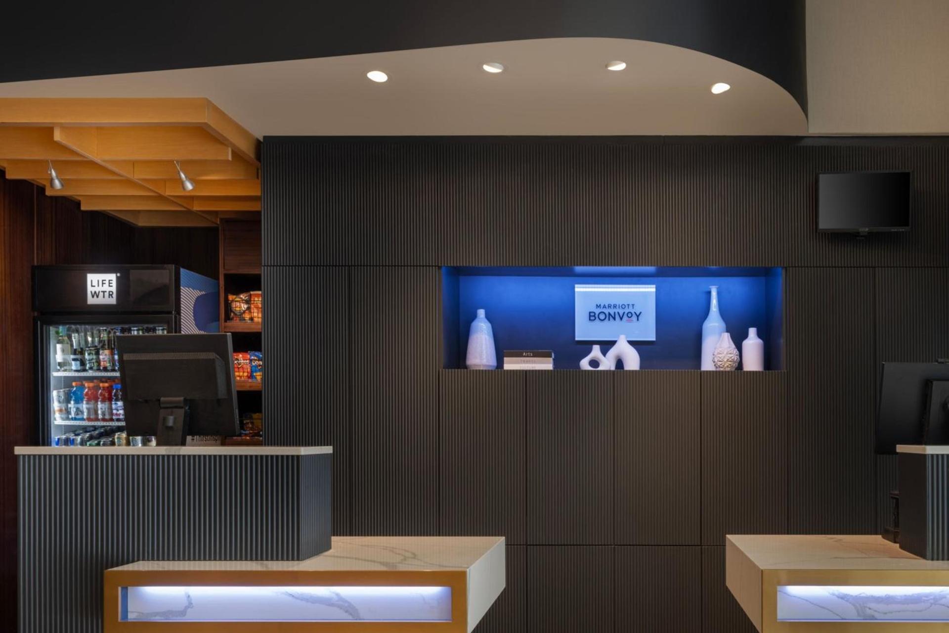 Courtyard by Marriott New York Manhattan / Soho photo 2