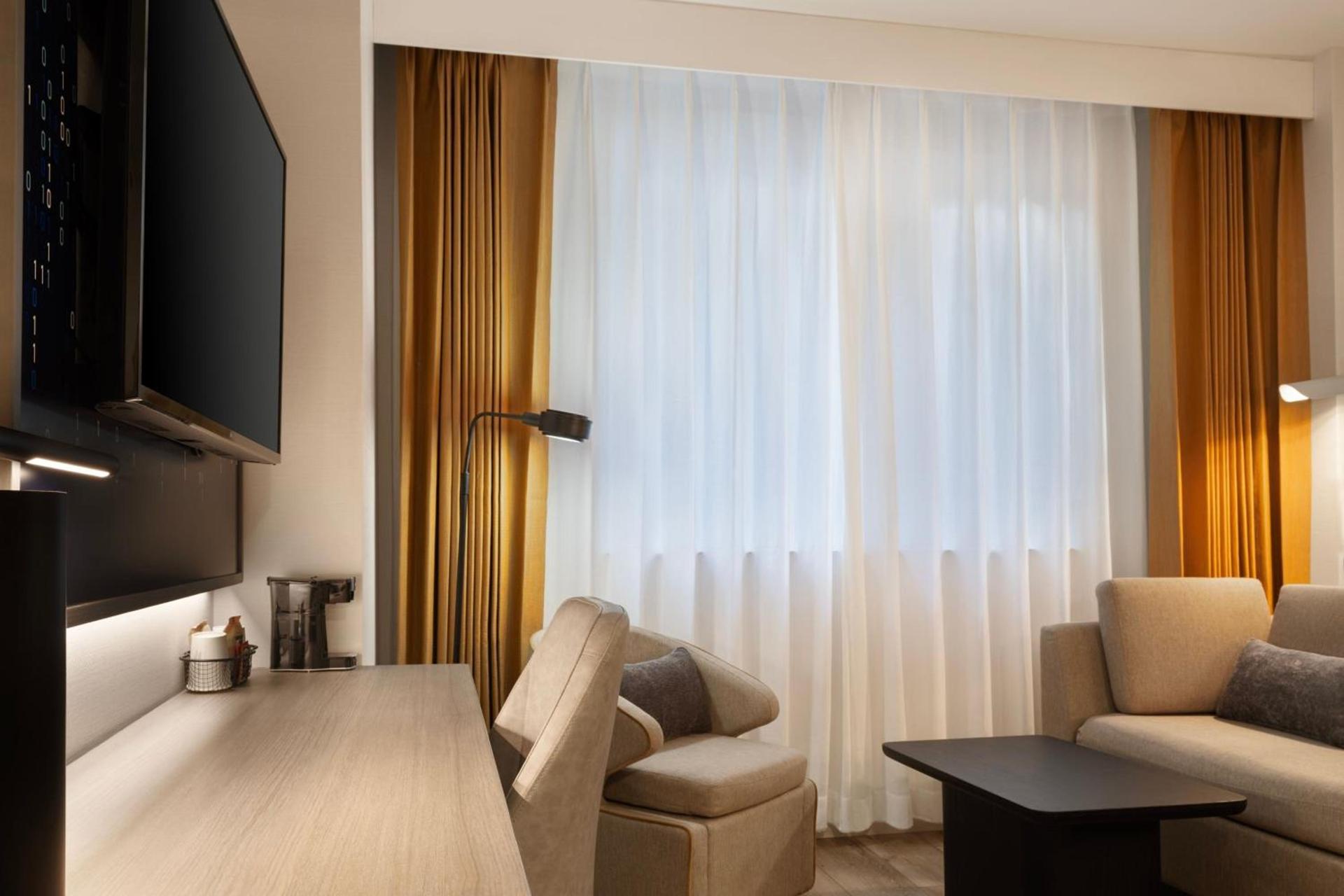 Courtyard by Marriott New York Manhattan / Soho photo 33