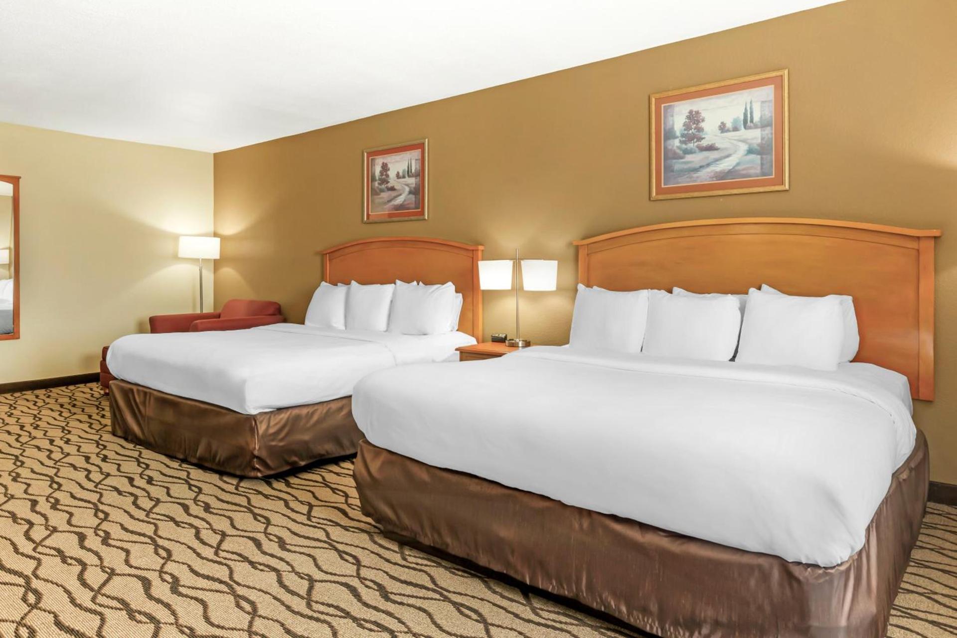Comfort Inn & Suites Chesapeake - Portsmouth photo 59