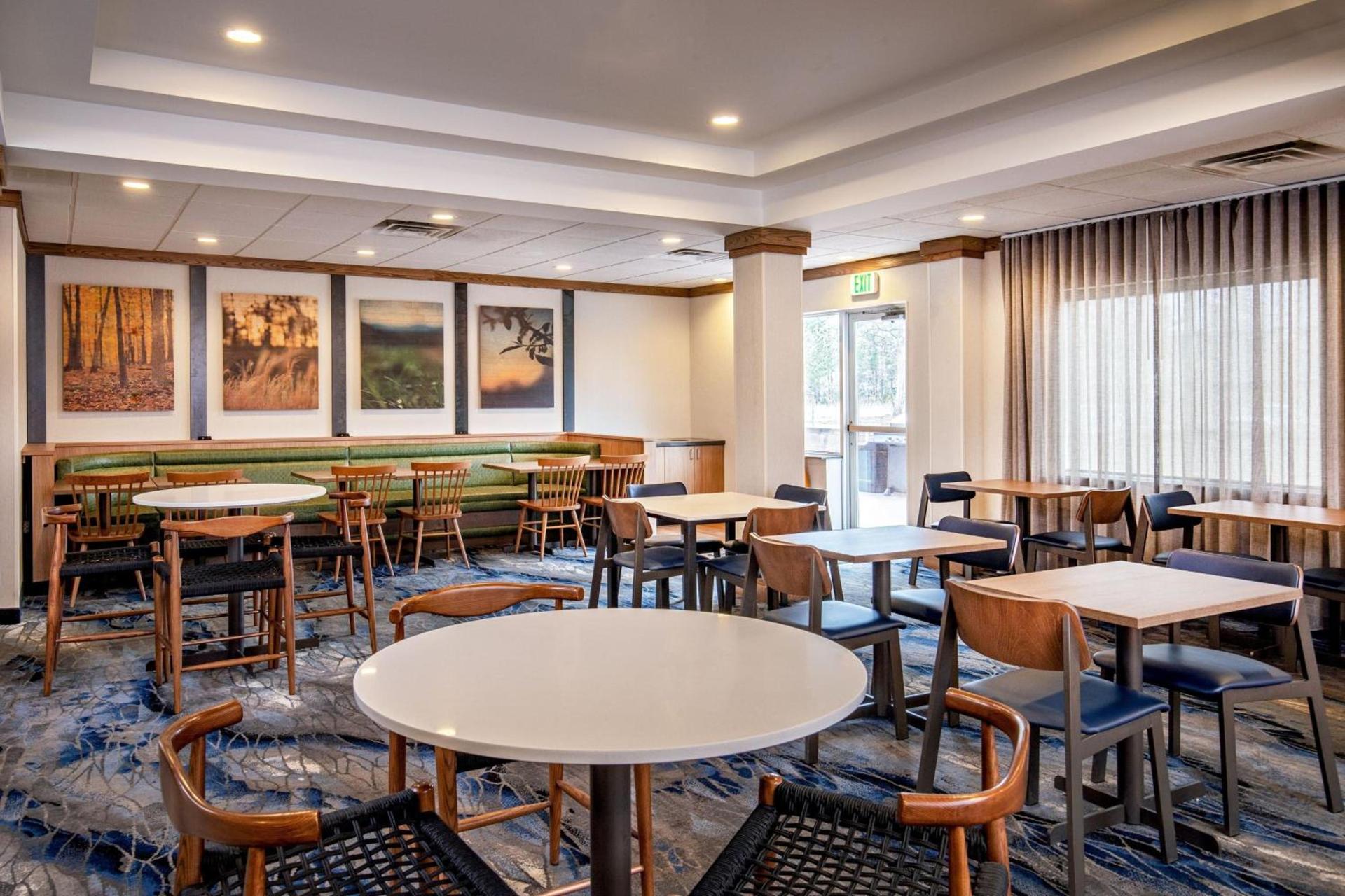 Fairfield Inn & Suites by Marriott Saratoga Malta photo 21