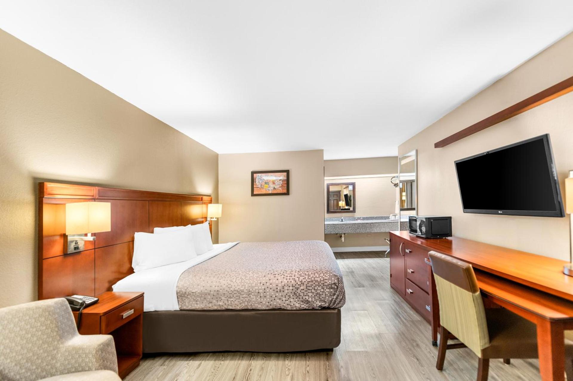 Econo Lodge Texarkana I-30 photo 50
