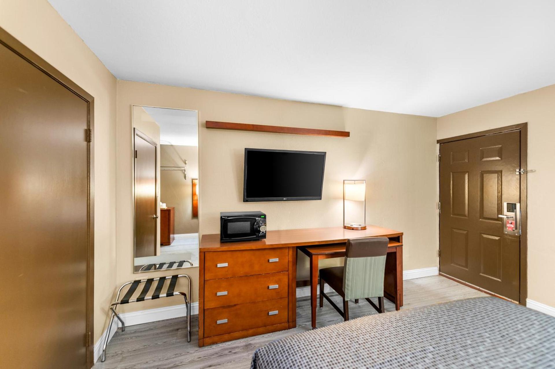 Econo Lodge Texarkana I-30 photo 63