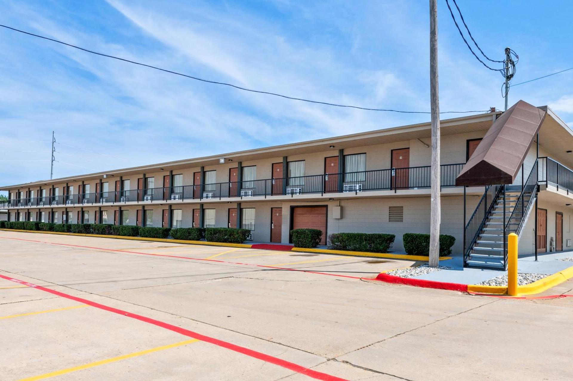 Econo Lodge Texarkana I-30 photo 60