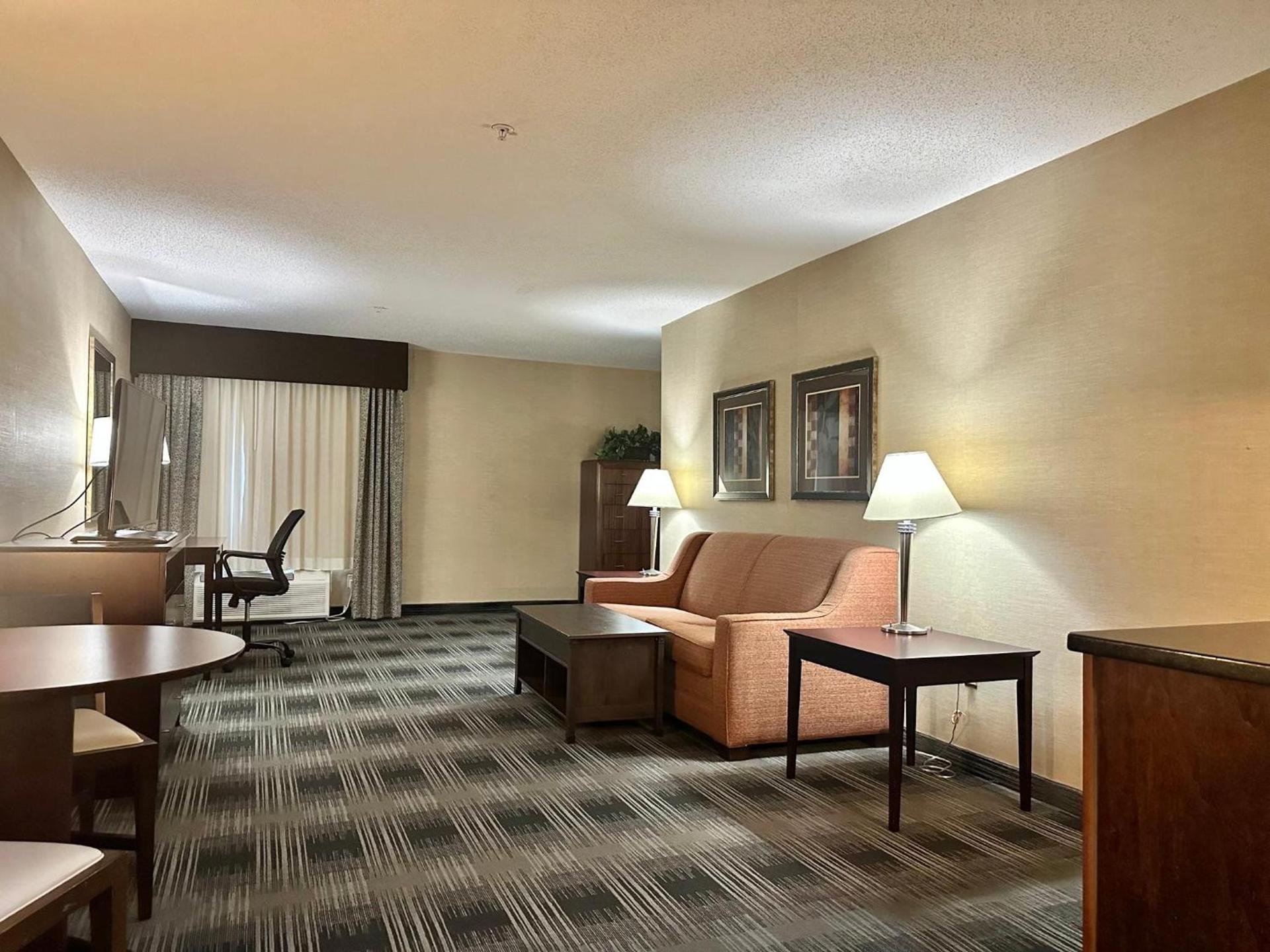 Holiday Inn Express & Suites Meriden by IHG photo 52