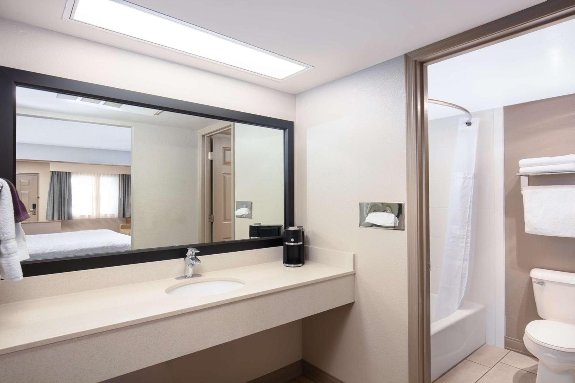 Best Western Plus King's Inn and Suites photo 94