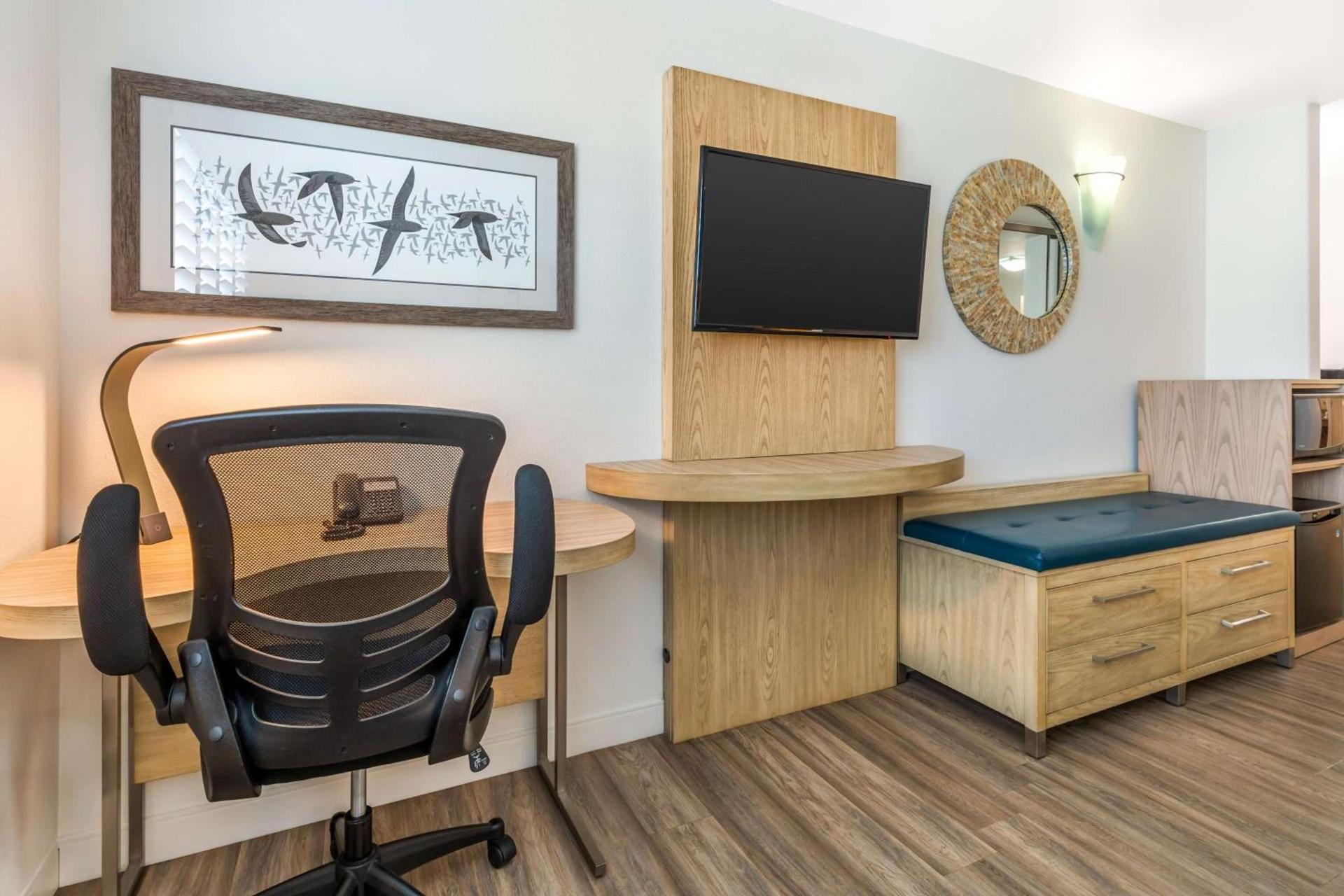 Best Western Plus Capitola By-the-Sea Inn & Suites photo 21