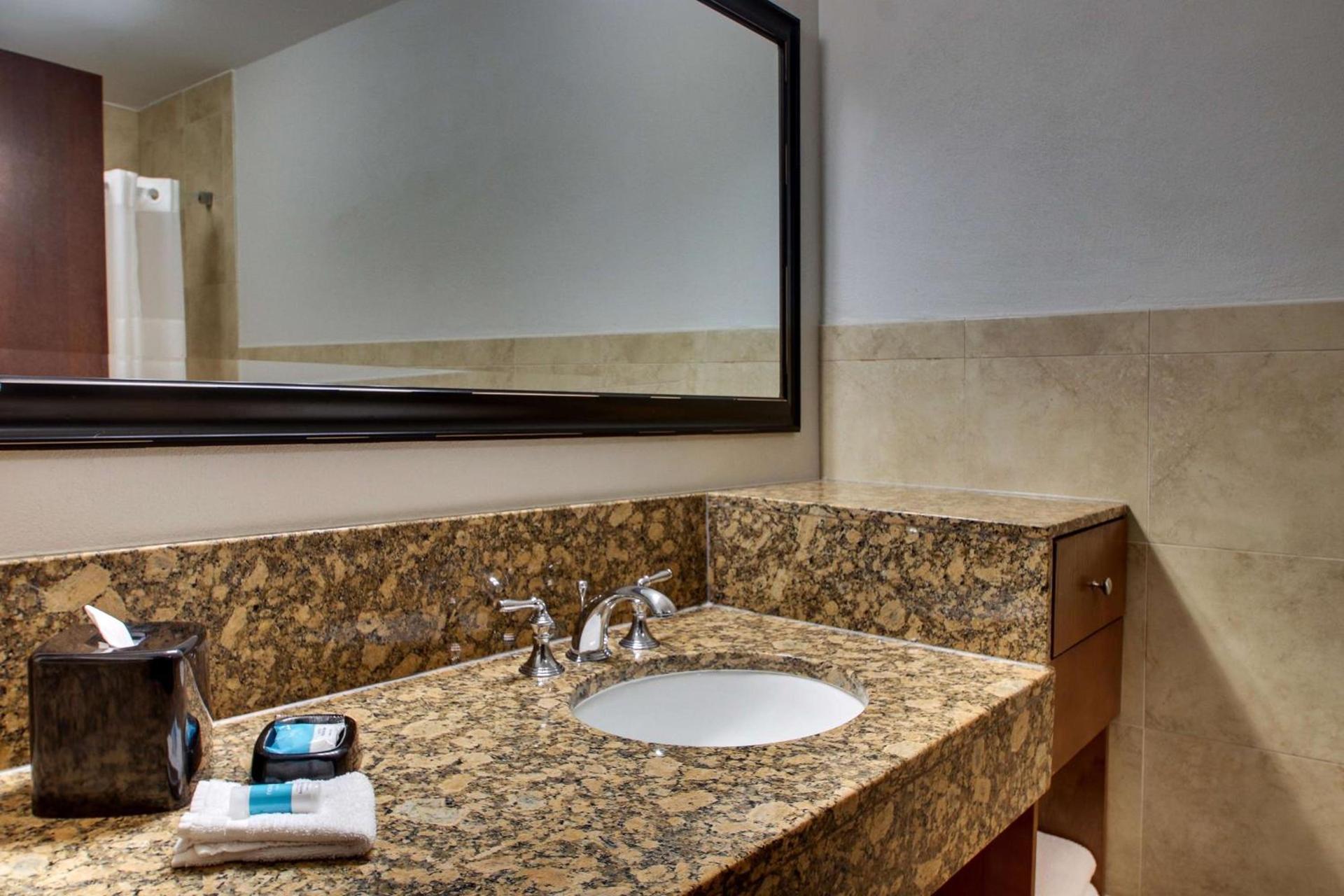 Drury Plaza Hotel San Antonio Riverwalk photo 33