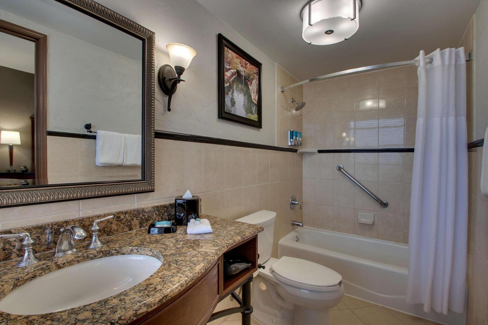 Drury Plaza Hotel San Antonio Riverwalk photo 40
