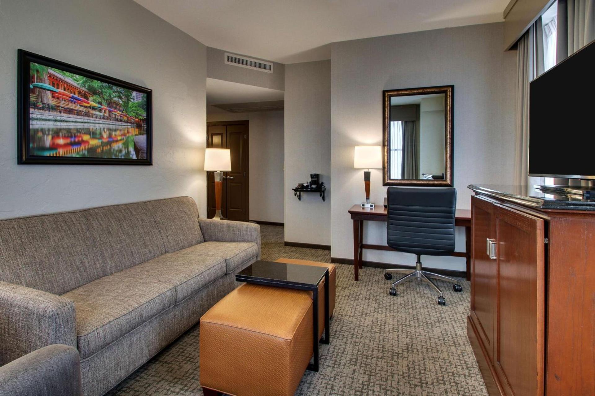 Drury Plaza Hotel San Antonio Riverwalk photo 46