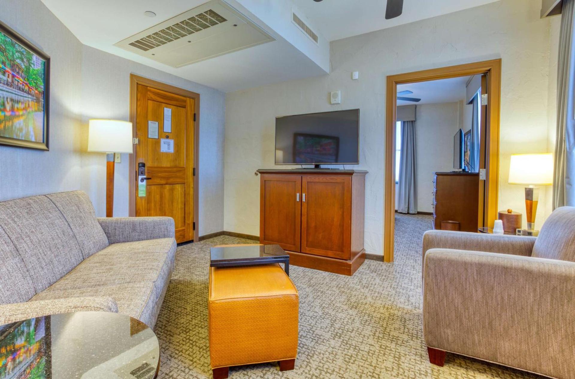 Drury Plaza Hotel San Antonio Riverwalk photo 61