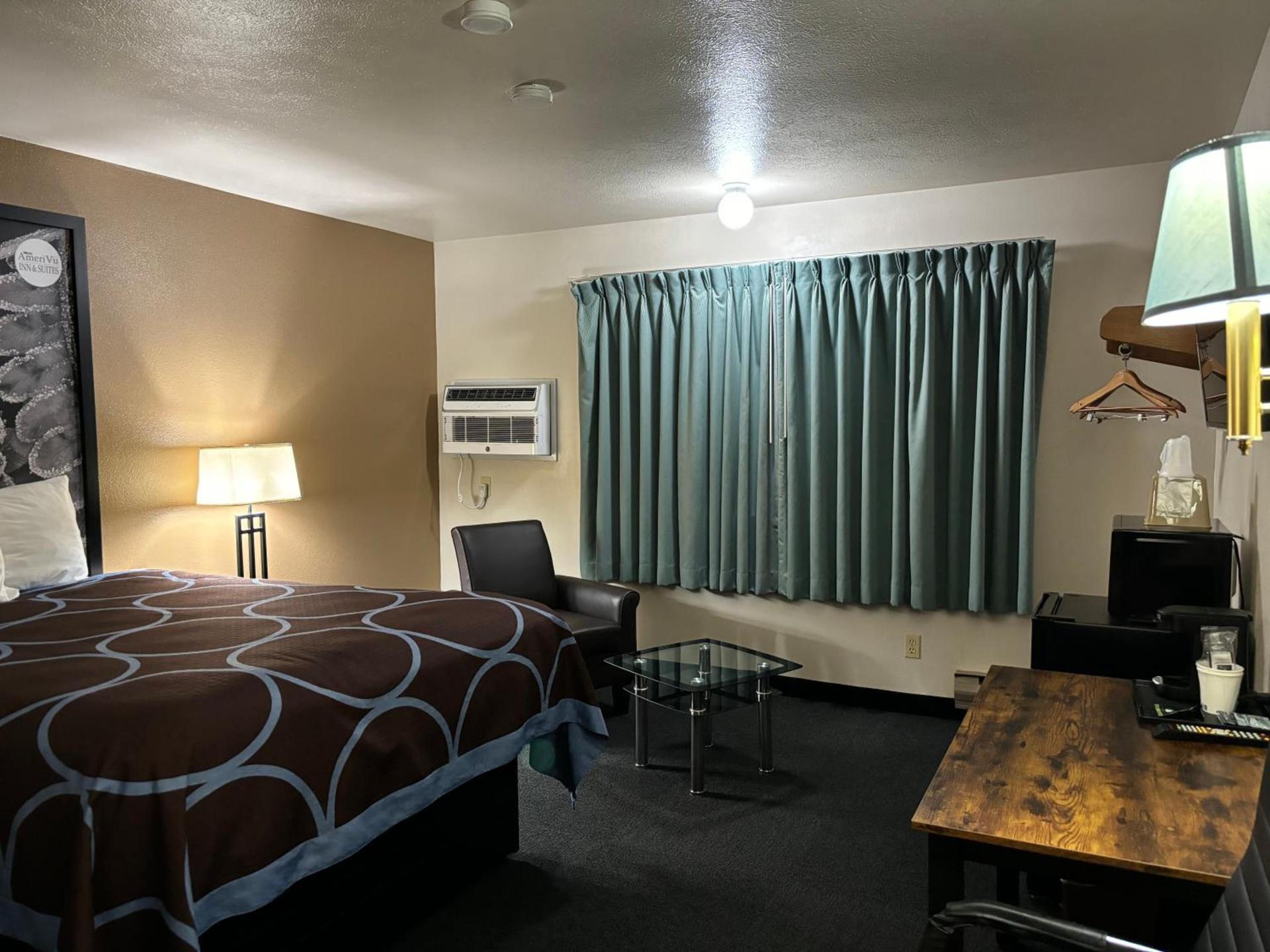 AmeriVu Inn and Suites Shawano WI photo 3