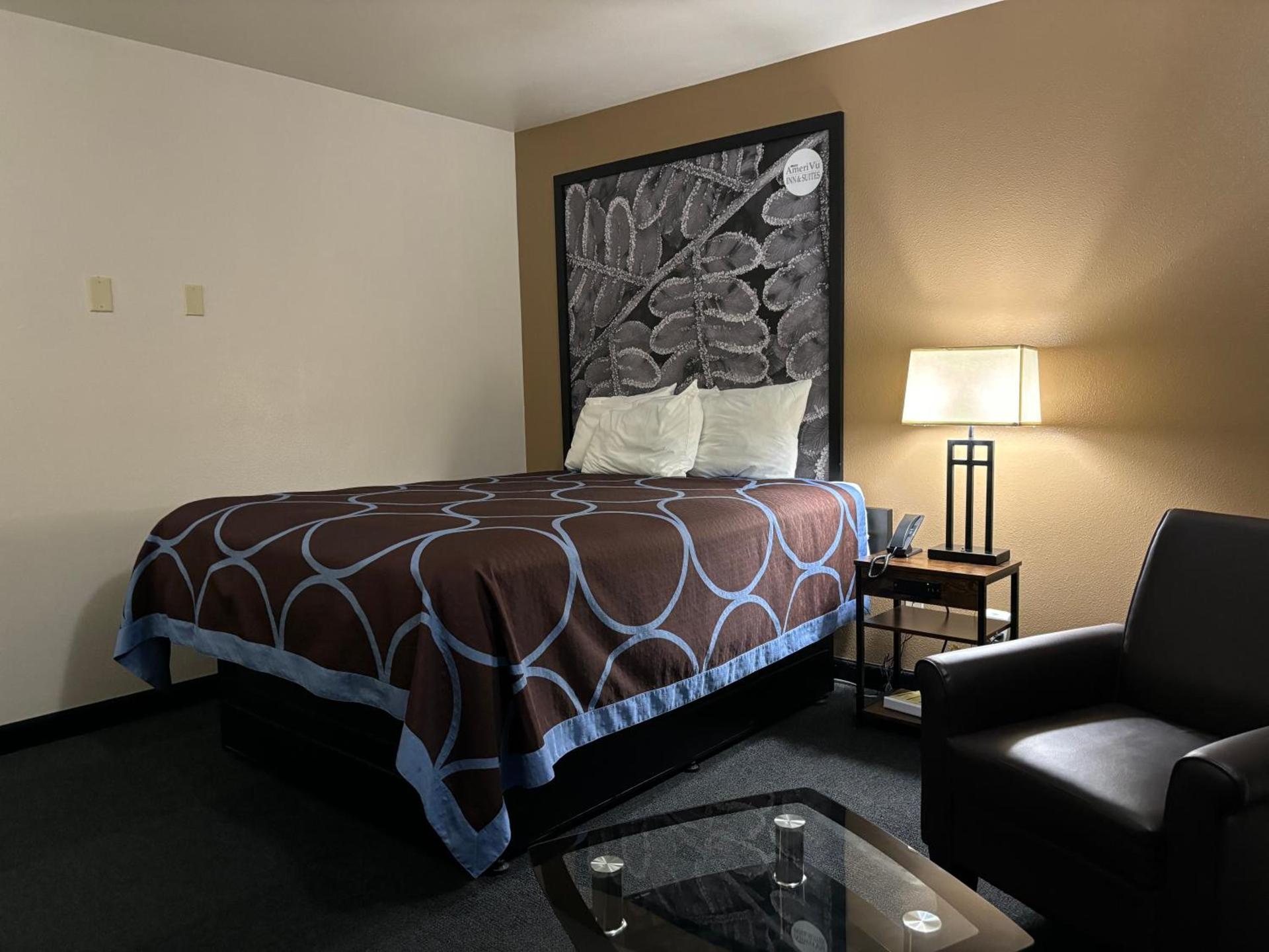 AmeriVu Inn and Suites Shawano WI photo 2
