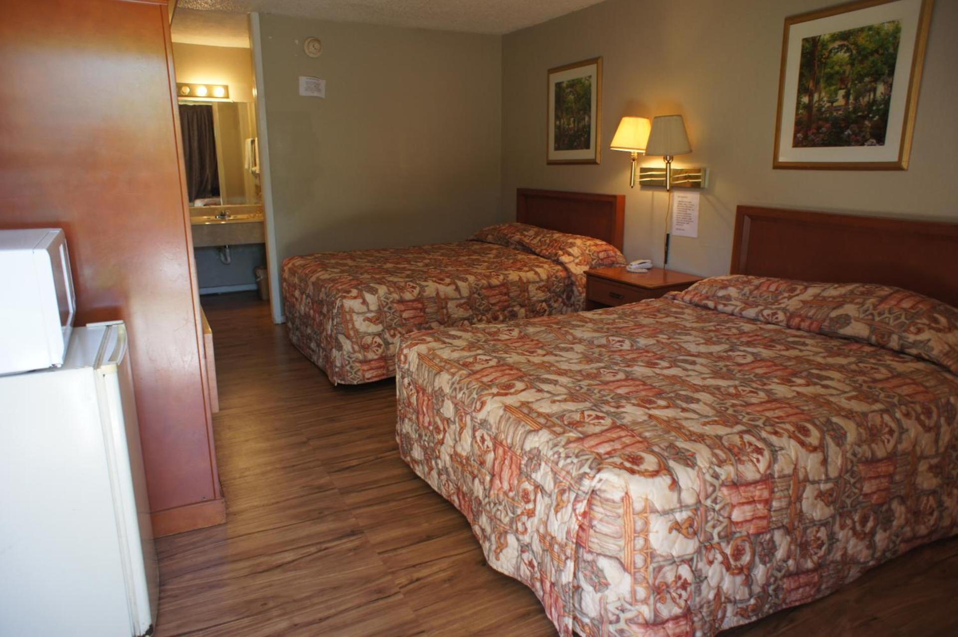 Executive Inn & Suites photo 11