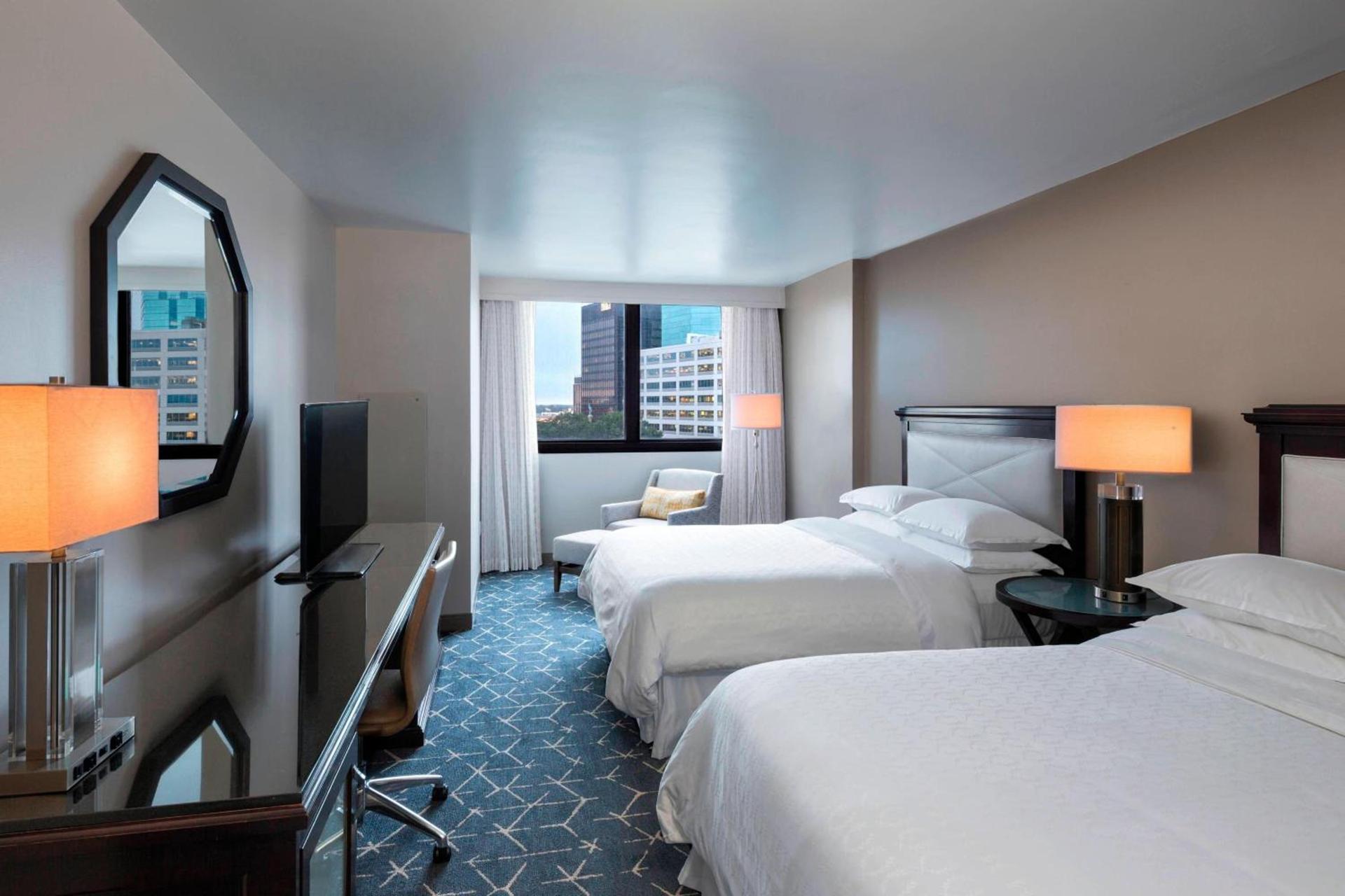 Sheraton Norfolk Waterside Hotel photo 7