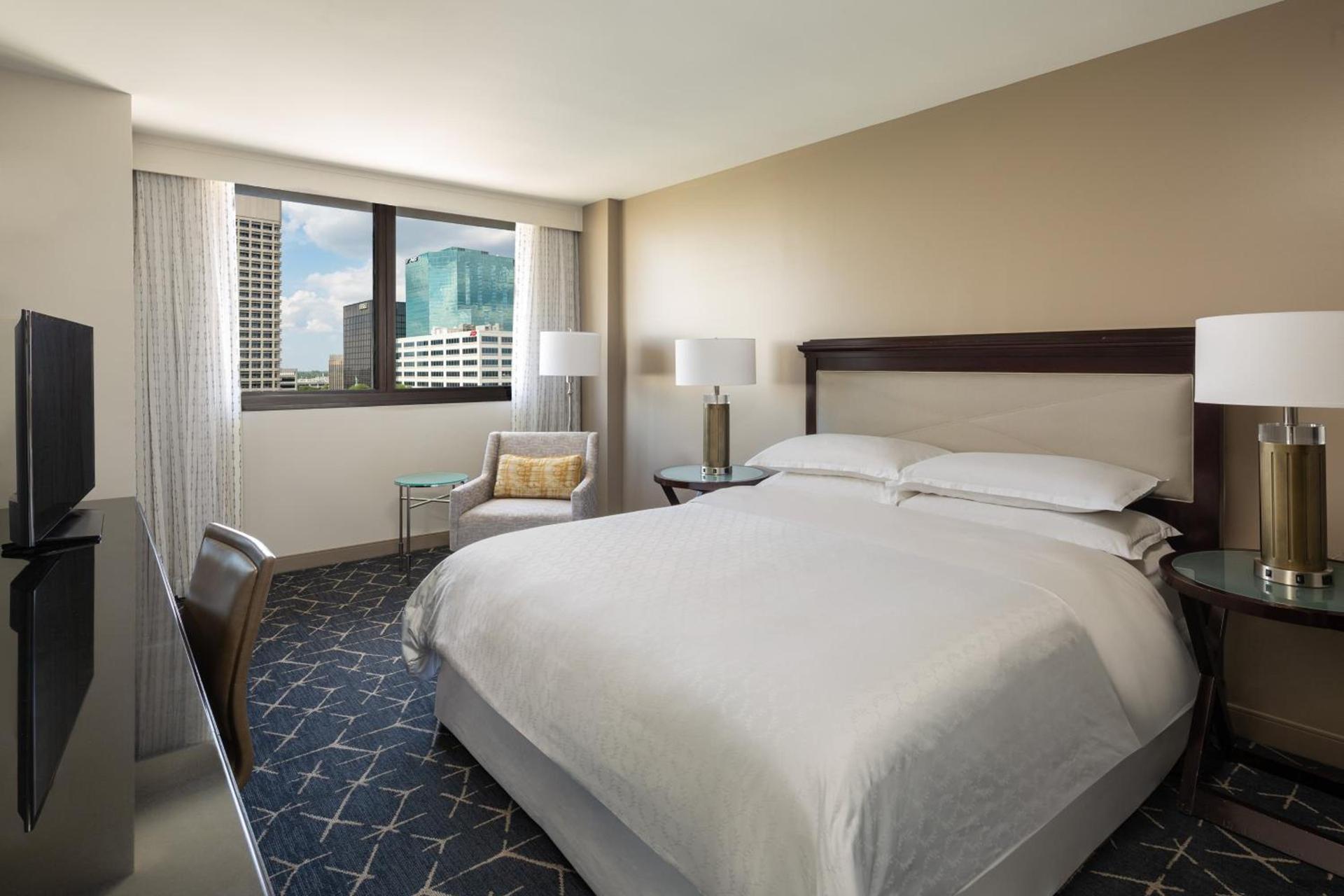 Sheraton Norfolk Waterside Hotel photo 10