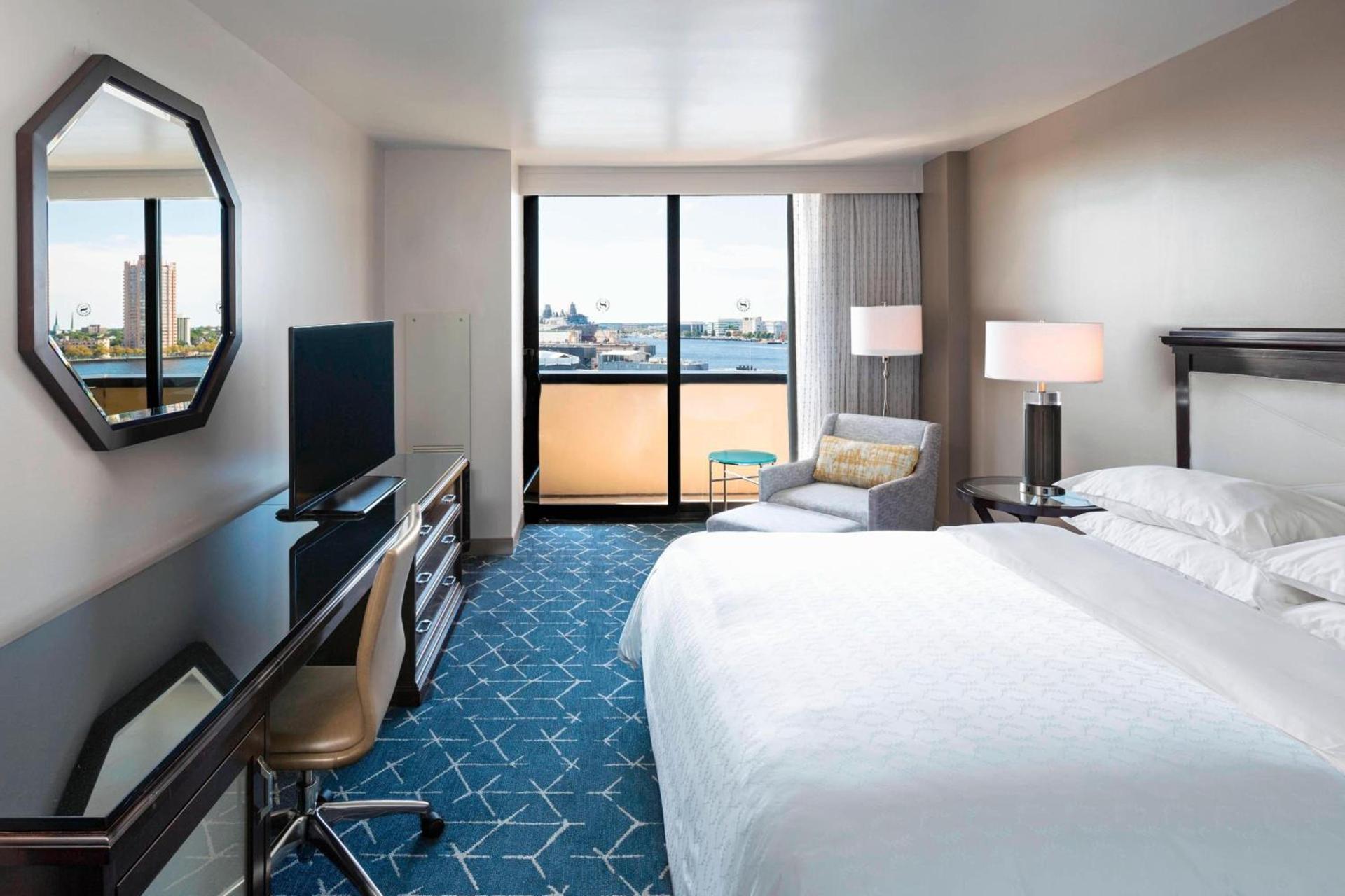 Sheraton Norfolk Waterside Hotel photo 11