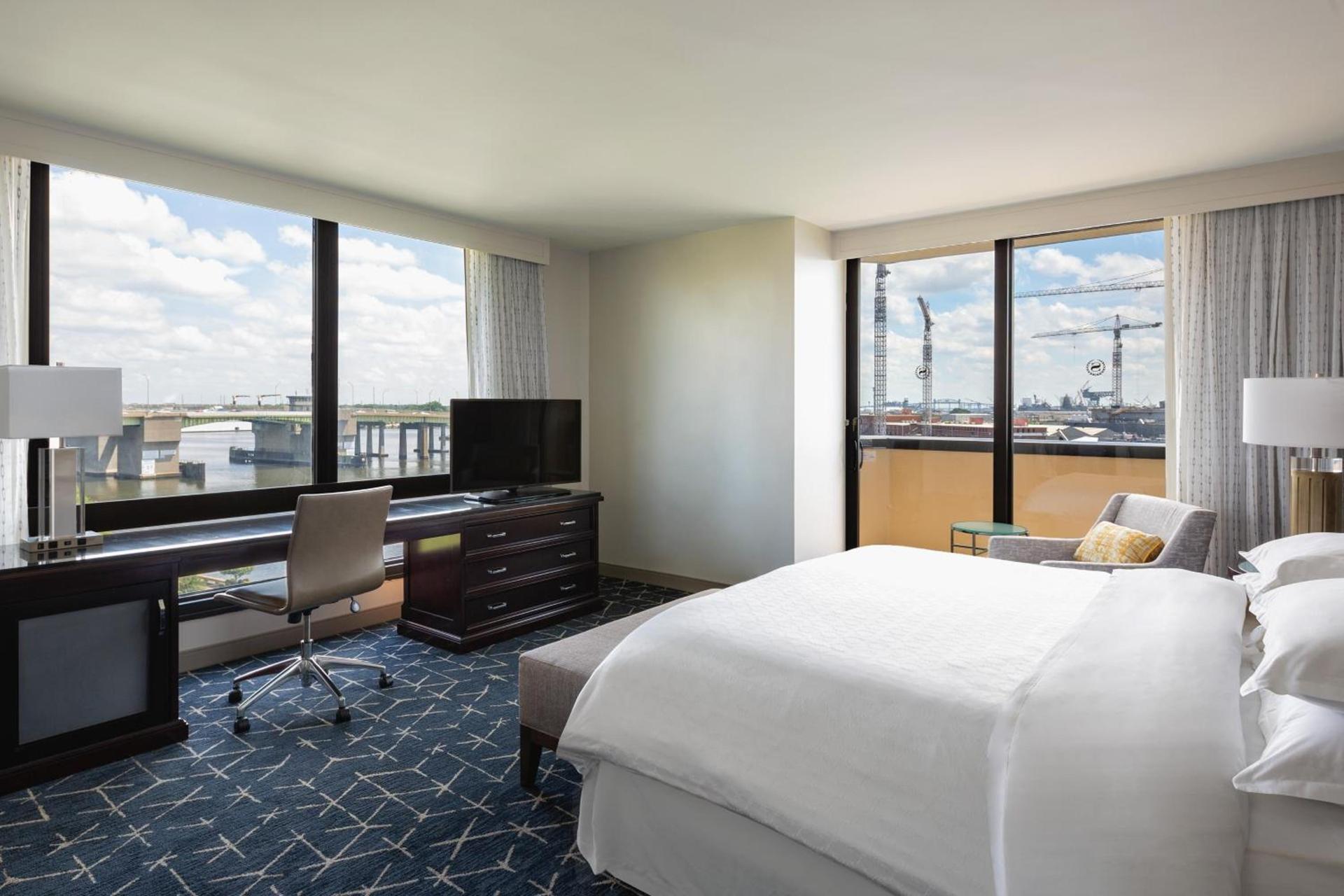 Sheraton Norfolk Waterside Hotel photo 14