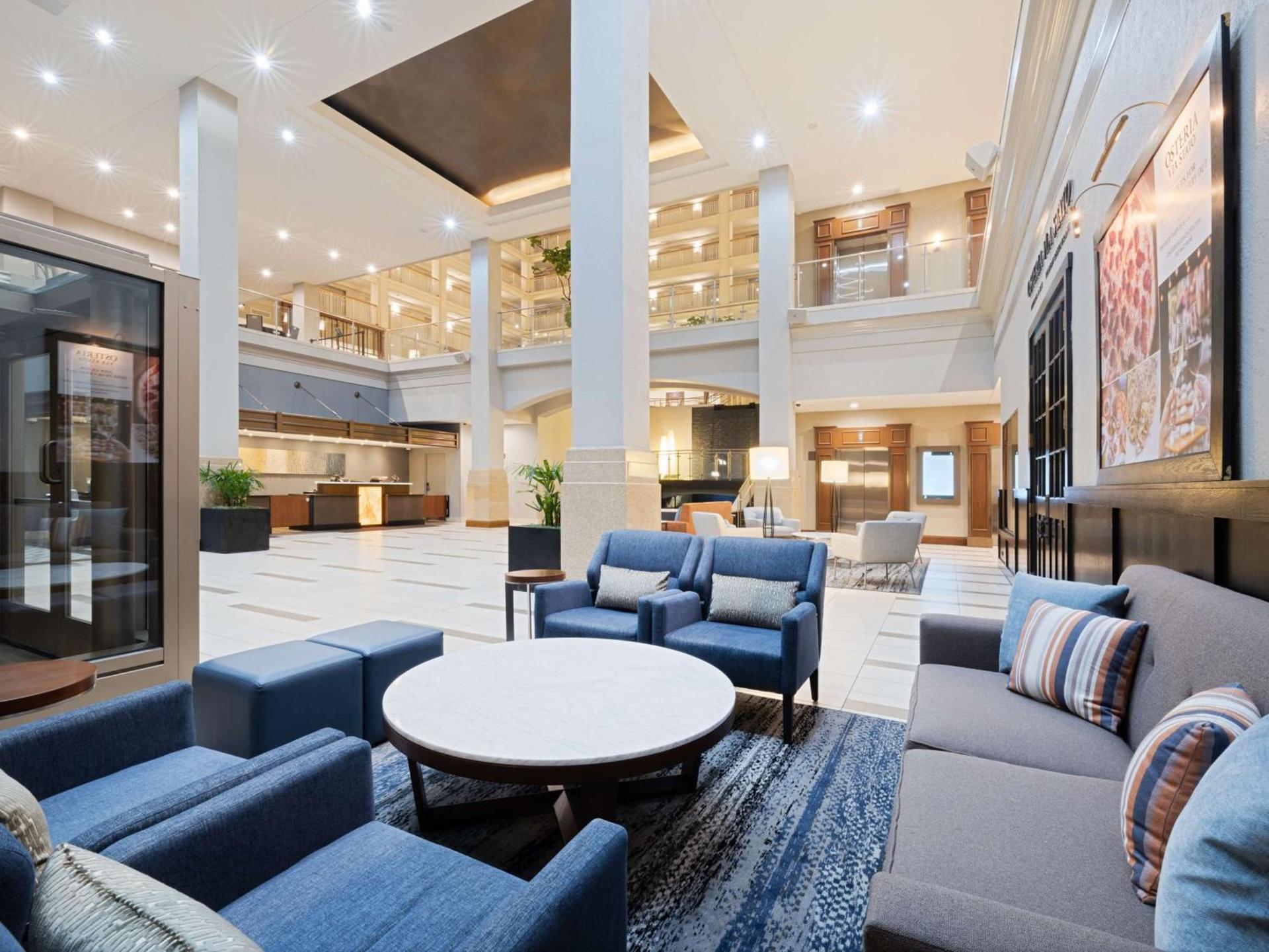 Embassy Suites Chicago - Downtown River North photo 9
