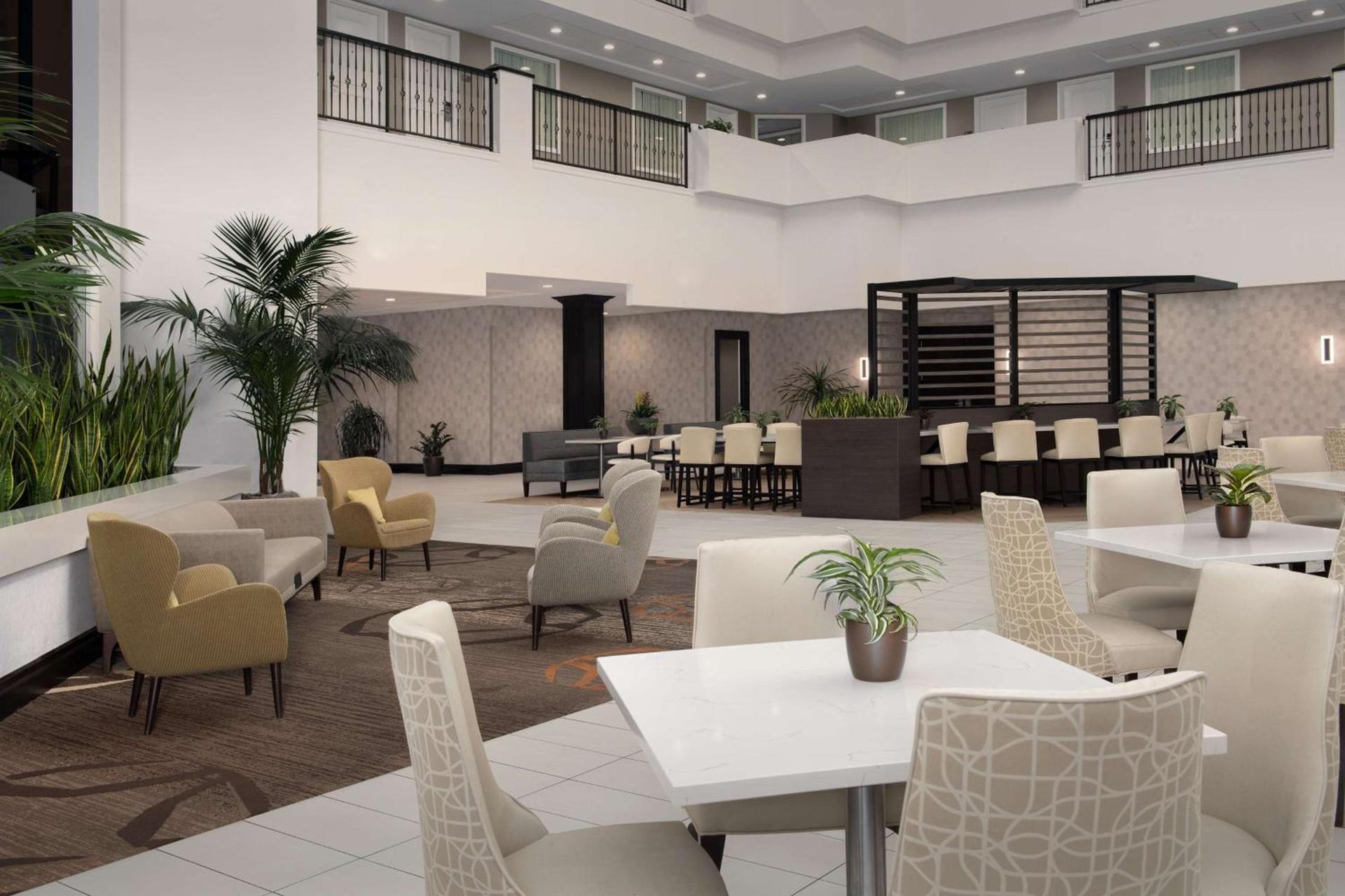 Embassy Suites La Quinta Hotel & Spa photo 7