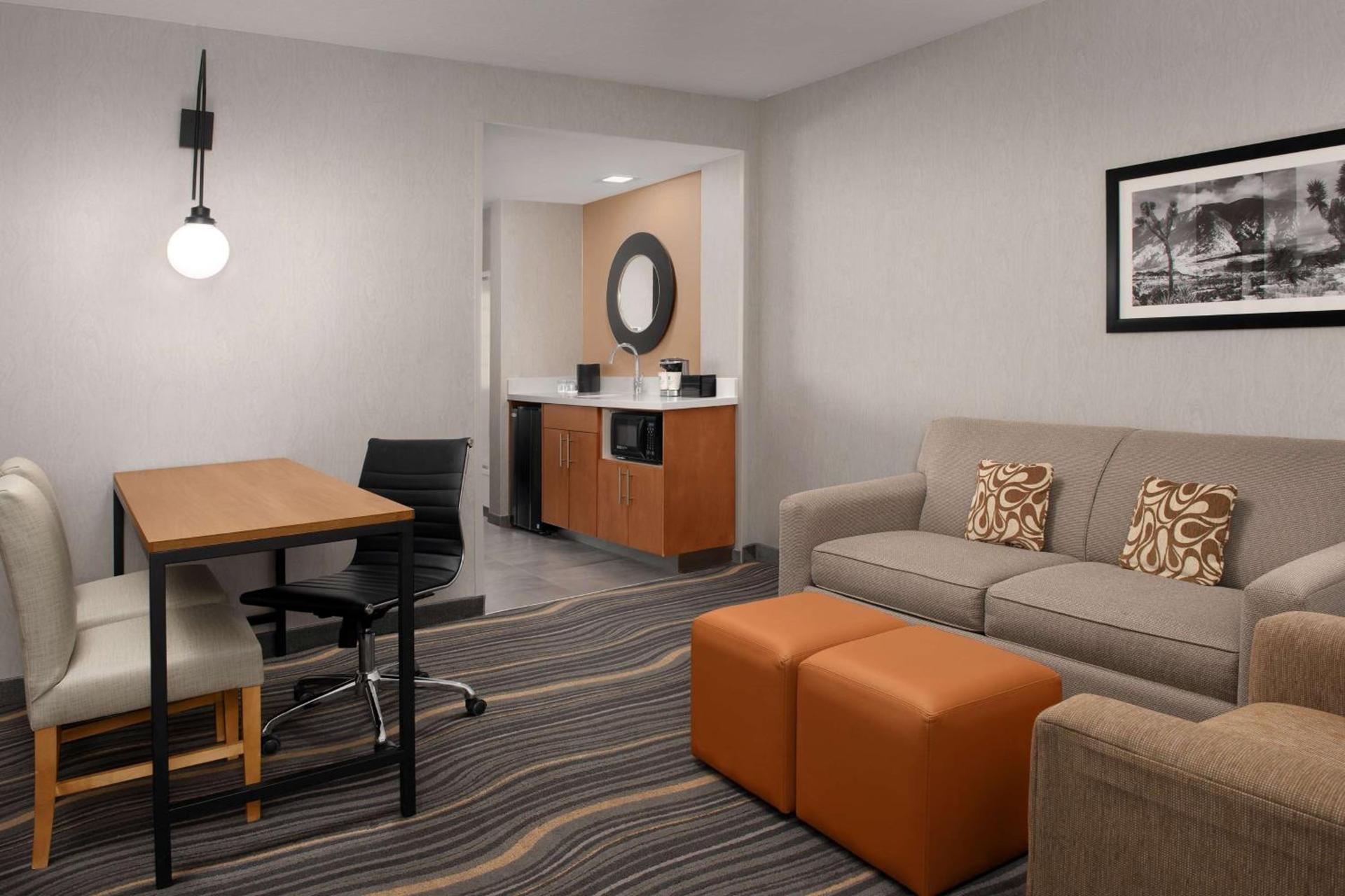 Embassy Suites La Quinta Hotel & Spa photo 18