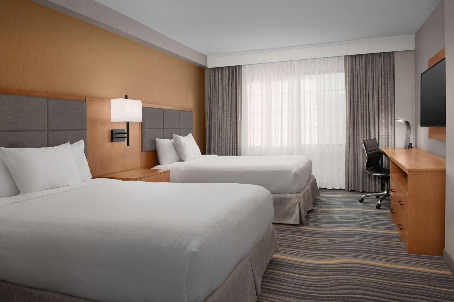Embassy Suites La Quinta Hotel & Spa photo 37