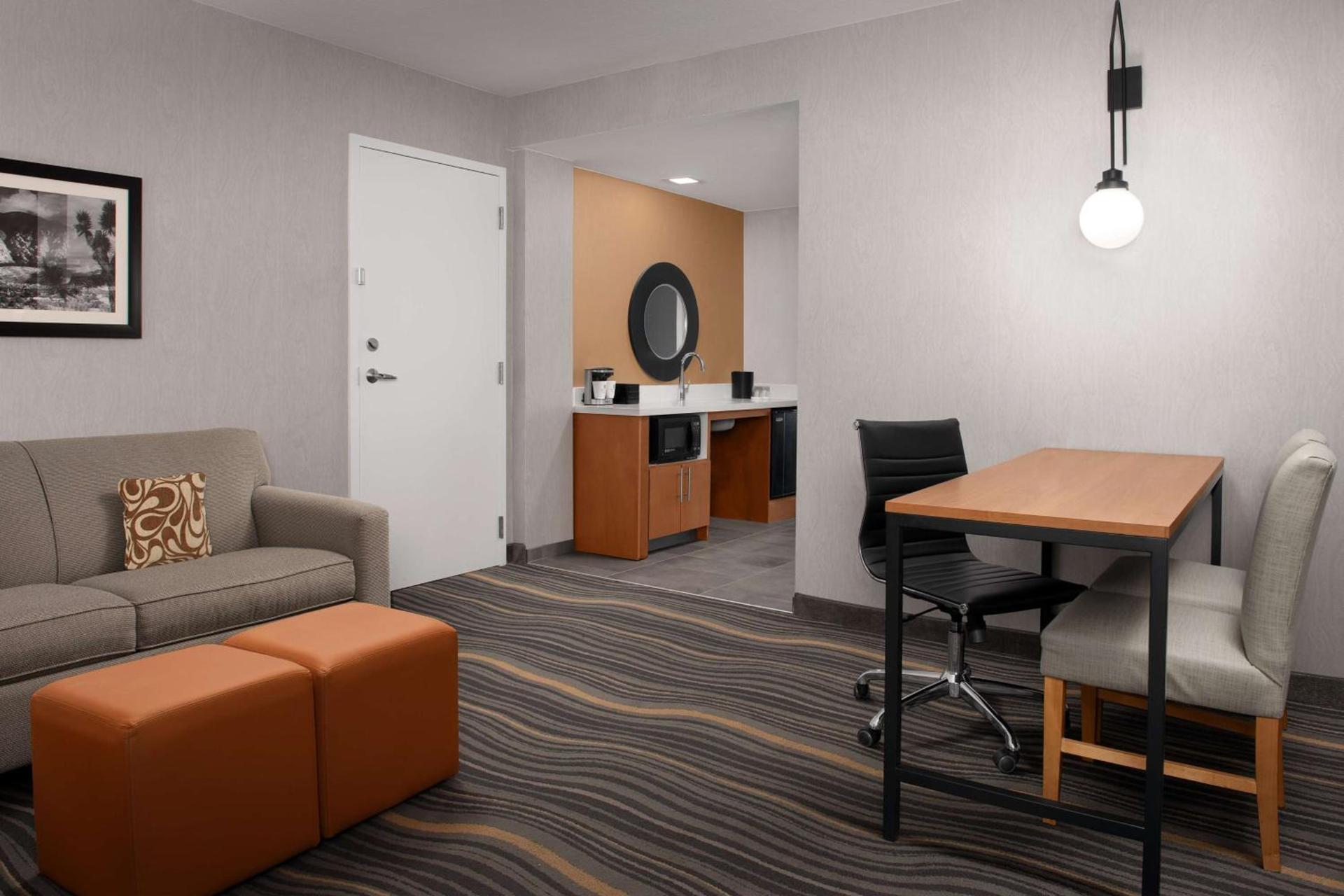Embassy Suites La Quinta Hotel & Spa photo 40