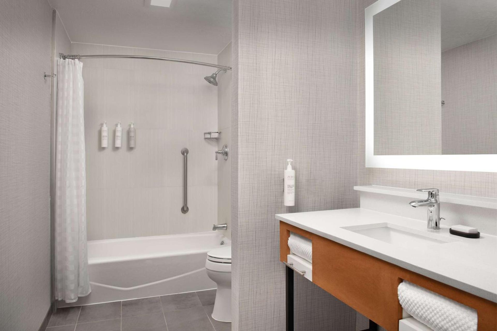 Embassy Suites La Quinta Hotel & Spa photo 43