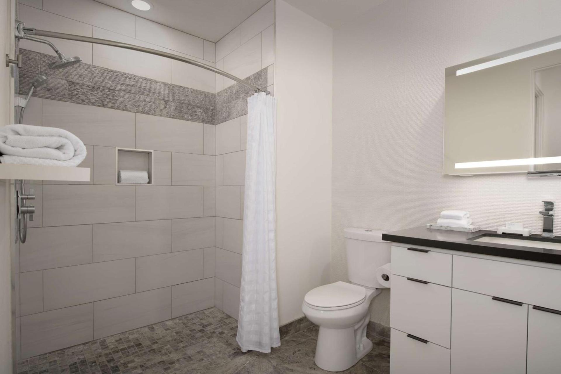 Embassy Suites La Quinta Hotel & Spa photo 44