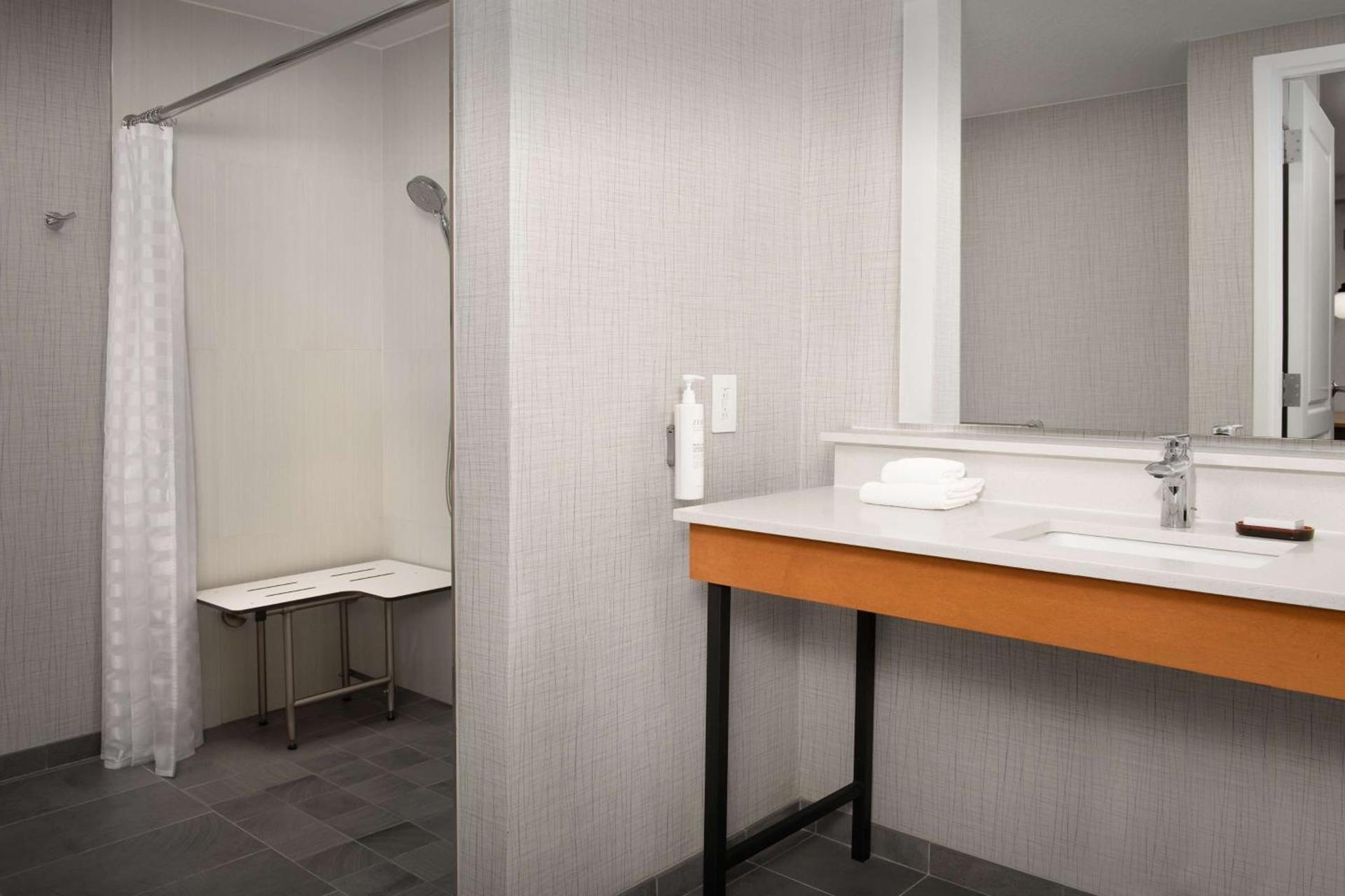 Embassy Suites La Quinta Hotel & Spa photo 49