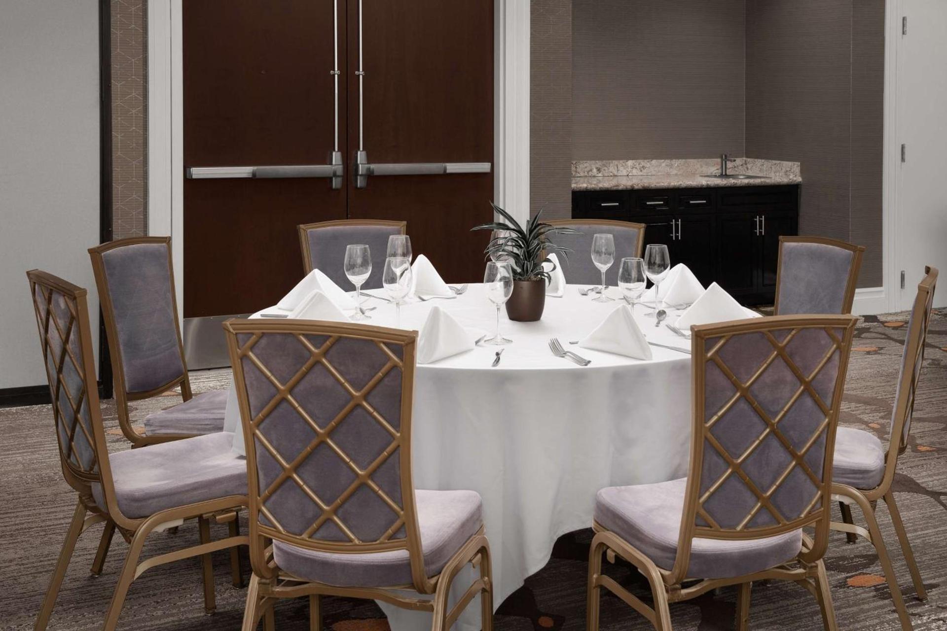 Embassy Suites La Quinta Hotel & Spa photo 53