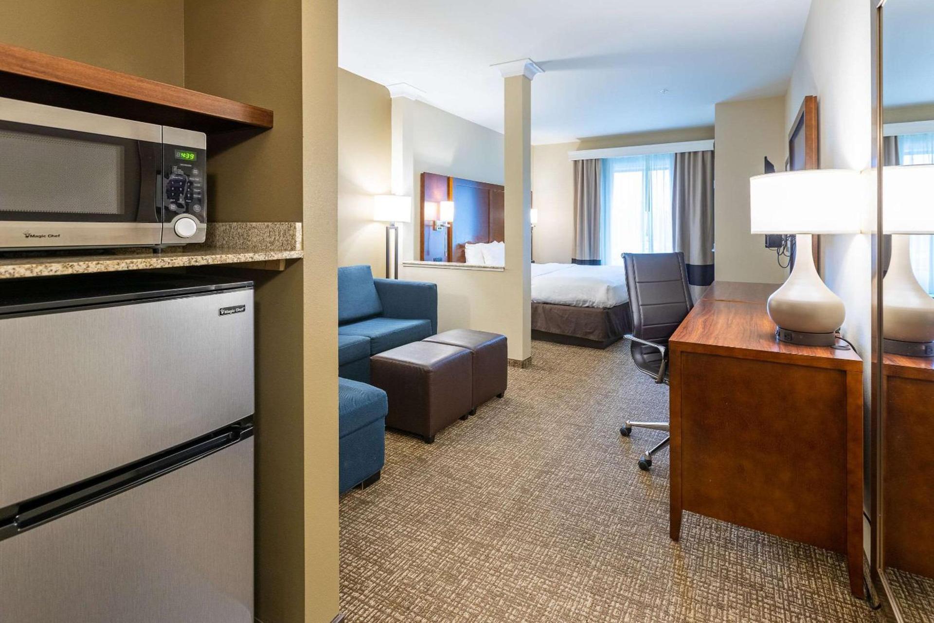 Comfort Suites Denver near Anschutz Medical Campus photo 14