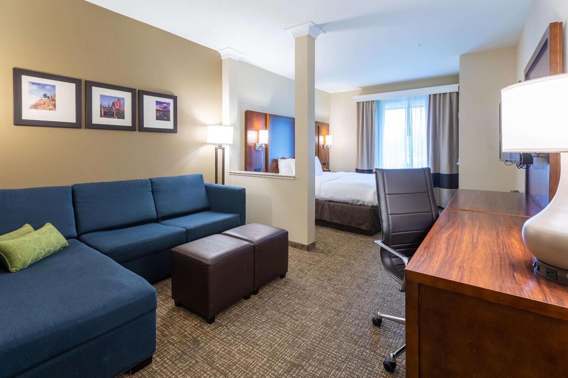Comfort Suites Denver near Anschutz Medical Campus photo 15