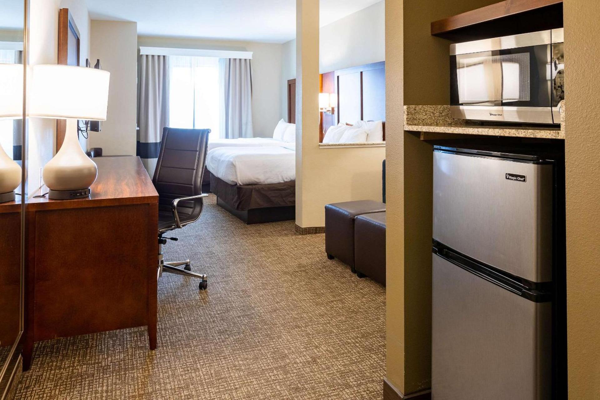 Comfort Suites Denver near Anschutz Medical Campus photo 21