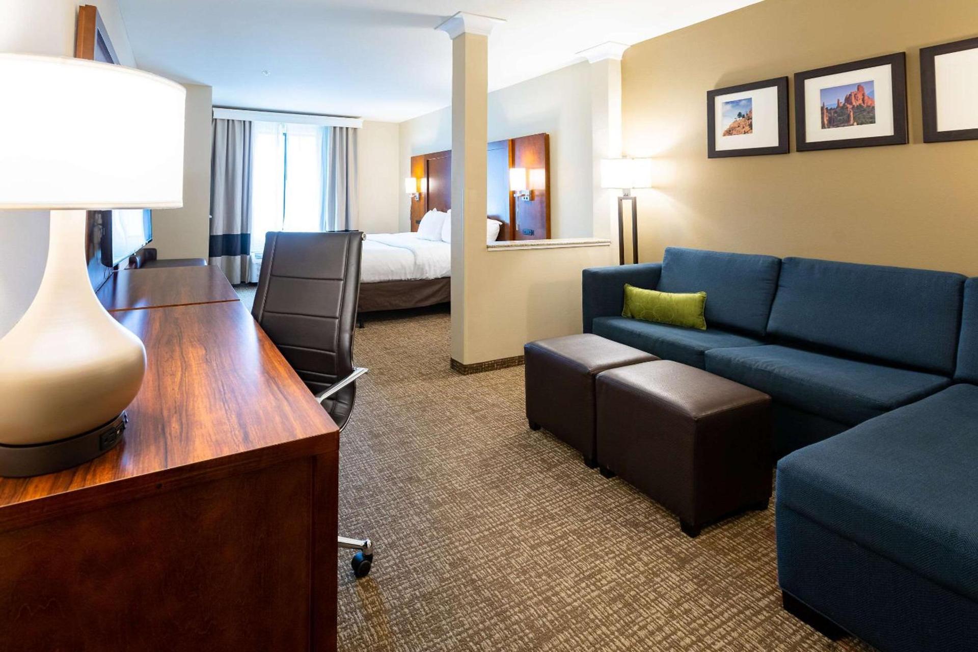 Comfort Suites Denver near Anschutz Medical Campus photo 22