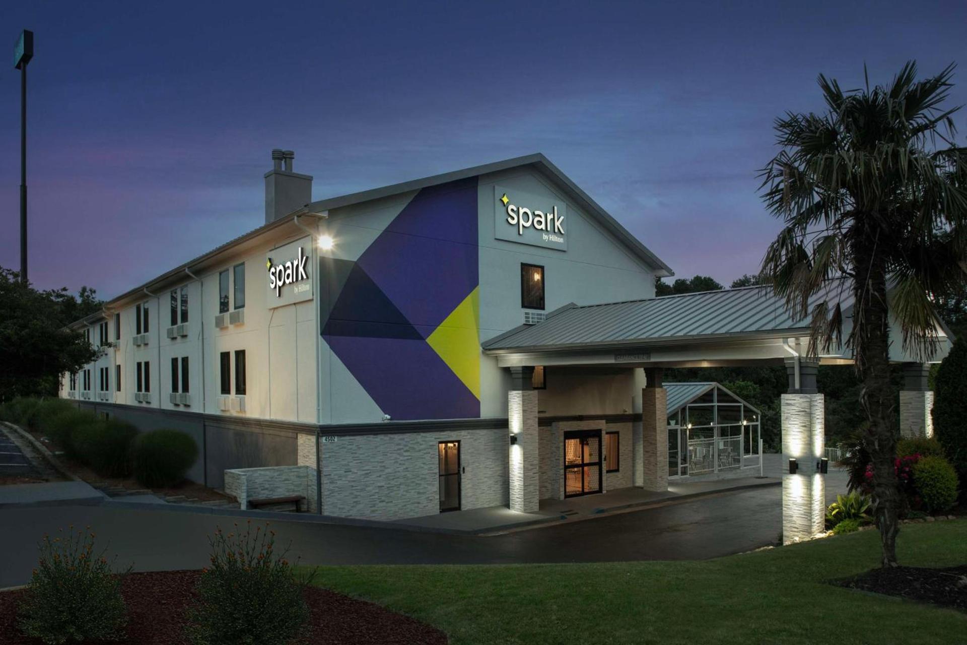 Spark by Hilton Atlanta Cumberland Ballpark photo 6