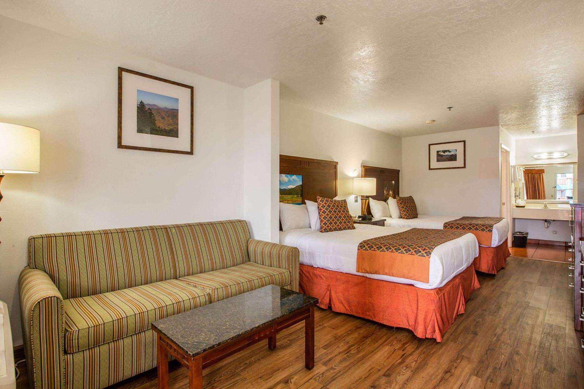 Sandia Peak Inn Old Town ABQ, a Howard Johnson by Wyndham photo 44
