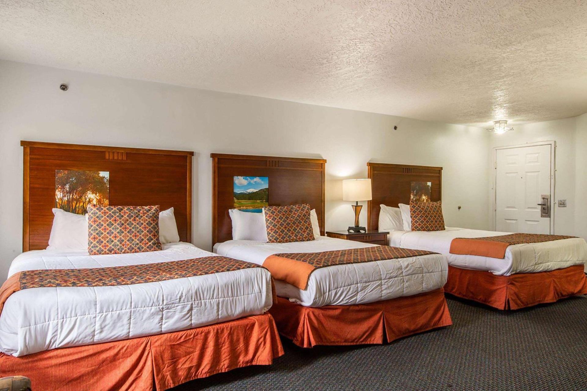 Sandia Peak Inn Old Town ABQ, a Howard Johnson by Wyndham photo 45