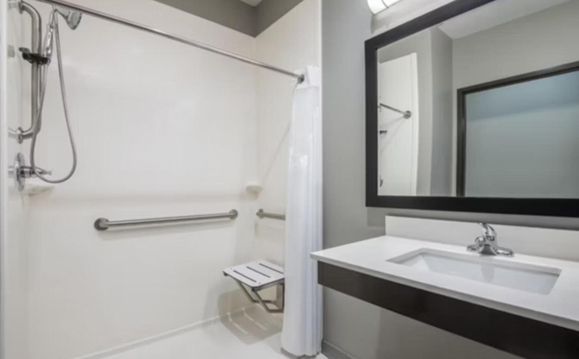 Holiday Inn Express & Suites Stillwater - University Area by IHG photo 5