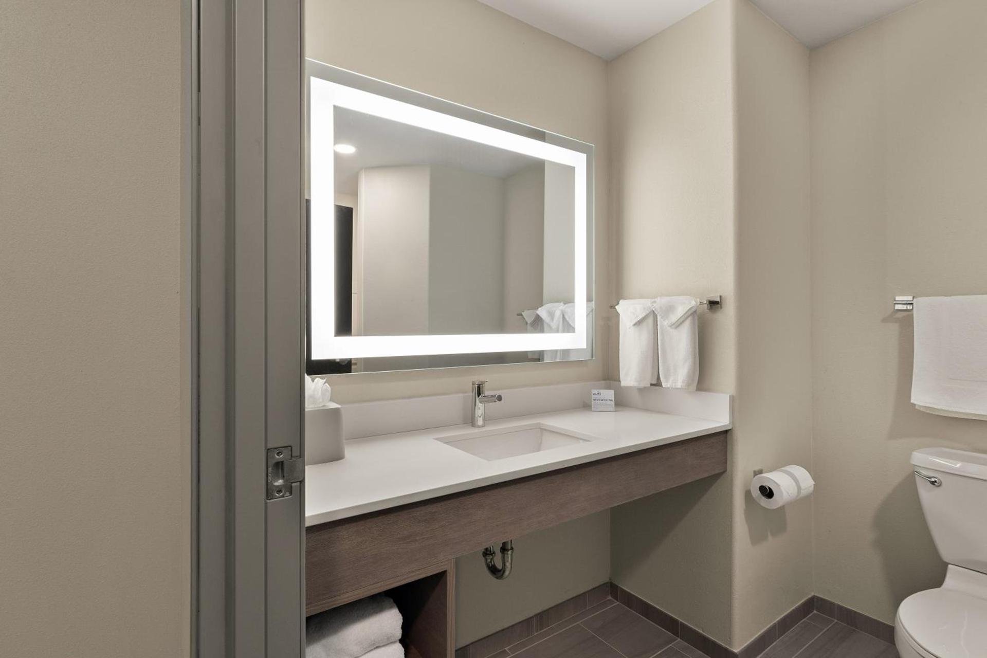 Holiday Inn Express & Suites Oklahoma City NW - Quail Springs by IHG photo 38