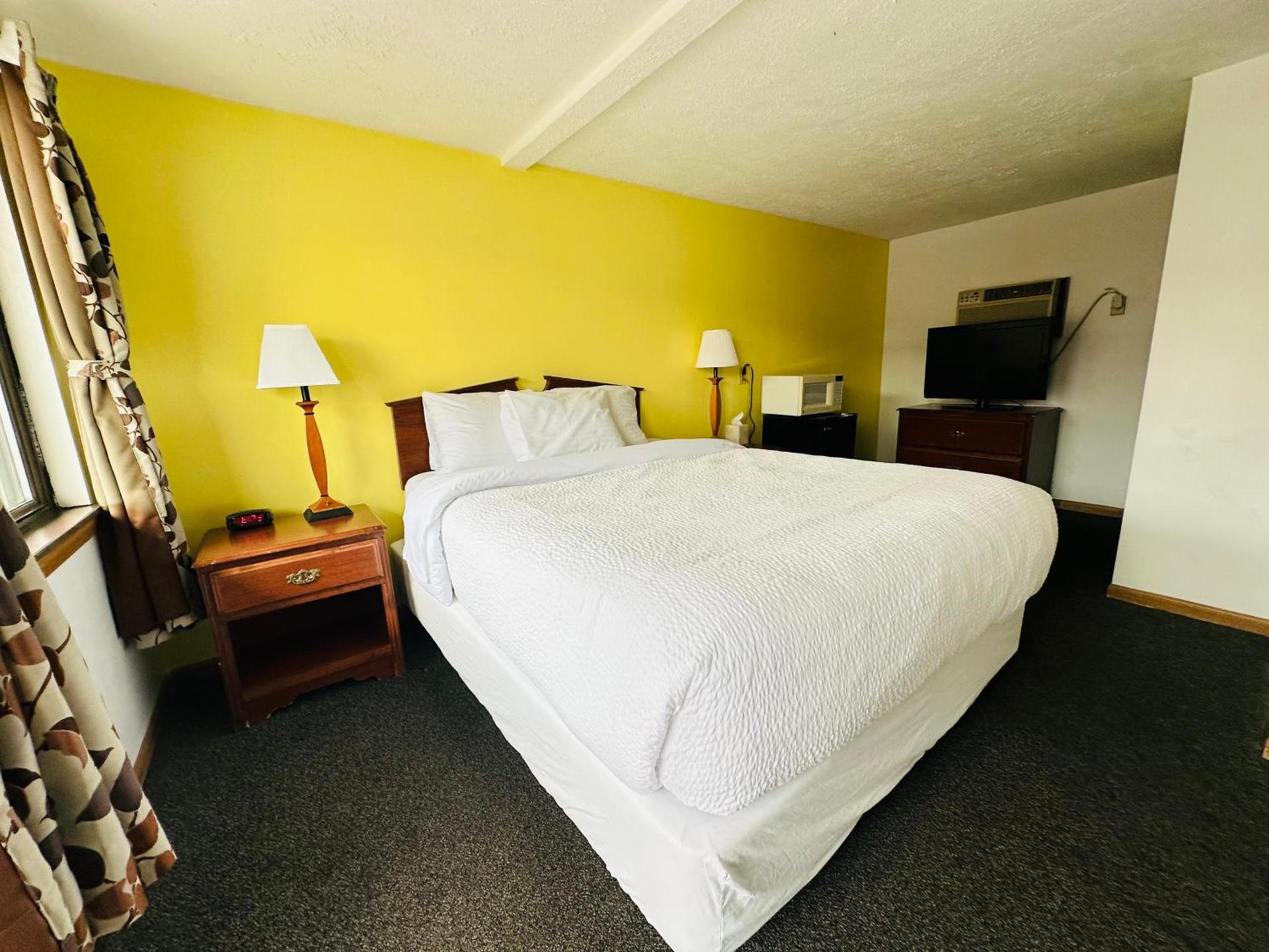 Quality Lodge - Cedar Point Area photo 16