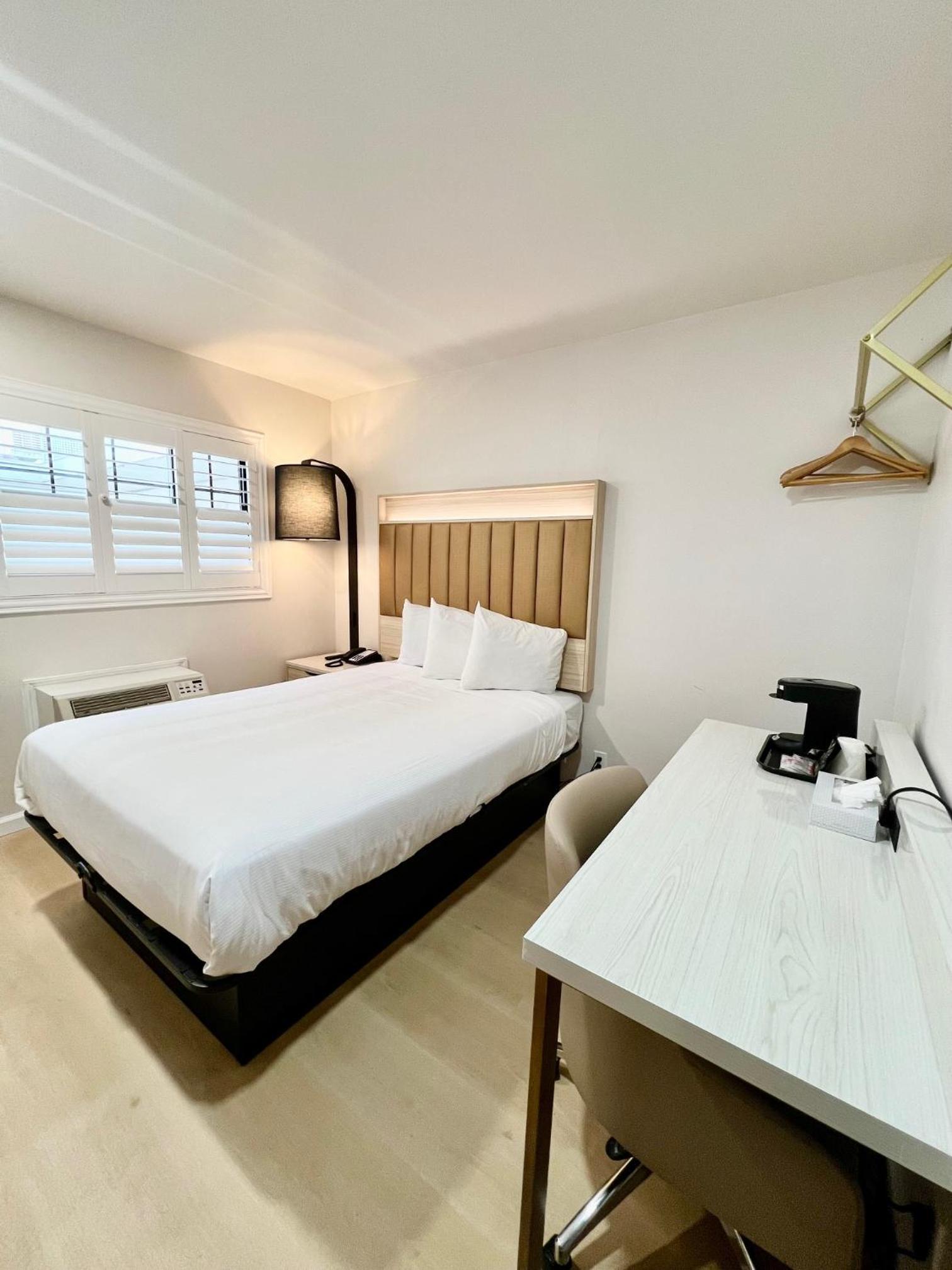 Nob Hill Motor Inn -Newly Updated Rooms! photo 2