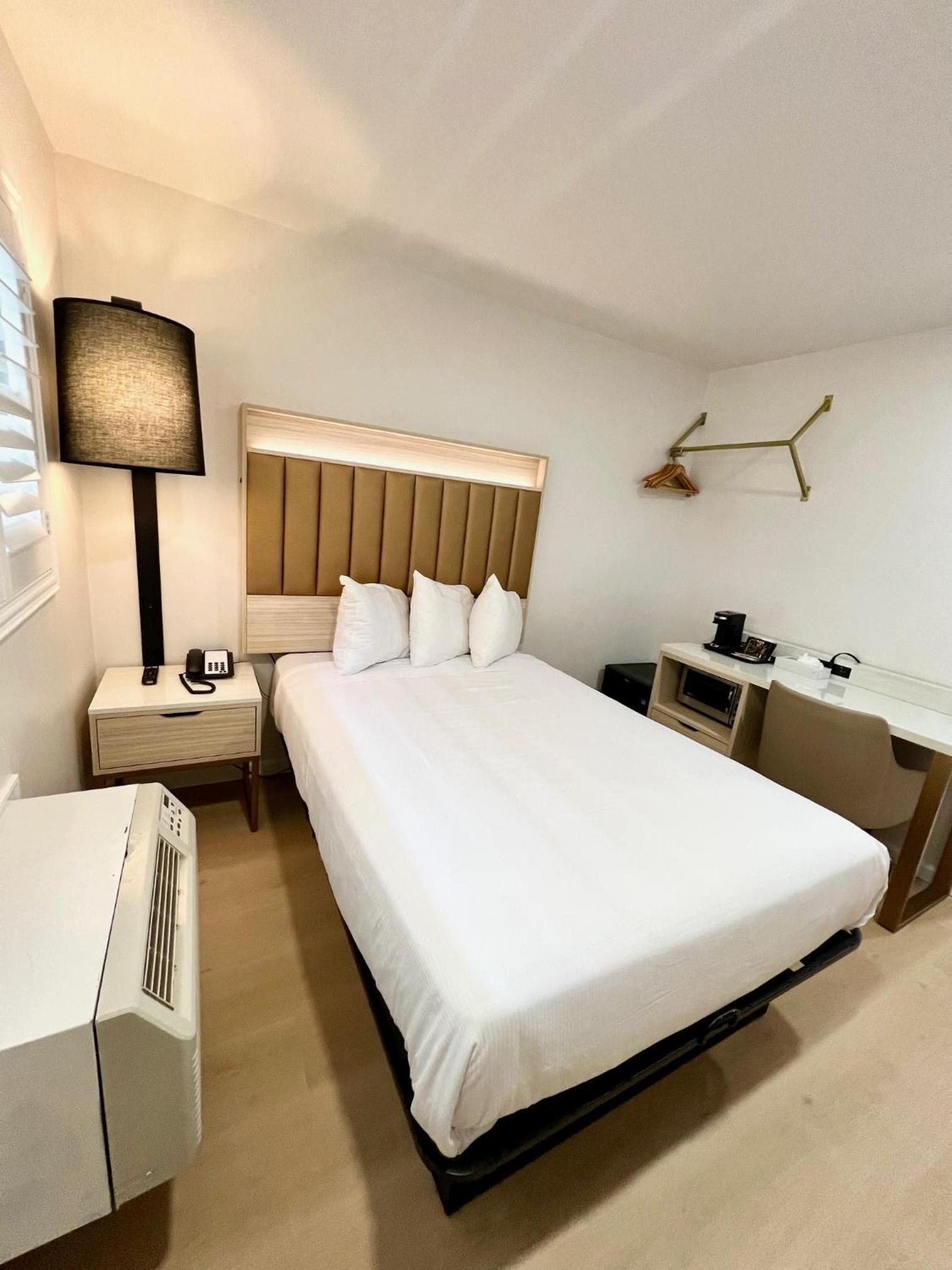Nob Hill Motor Inn -Newly Updated Rooms! photo 3