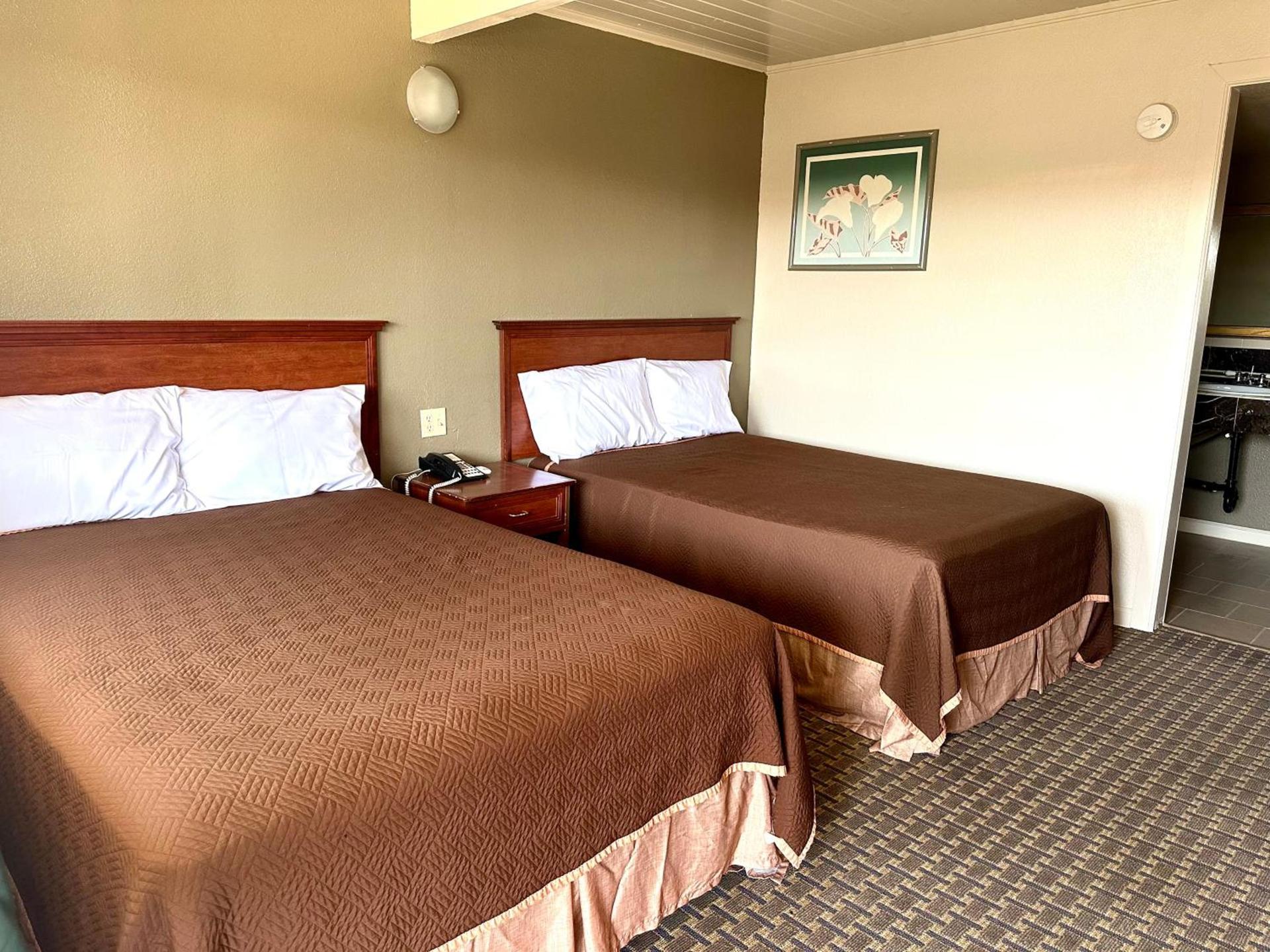Regency Inn Fresno photo 3