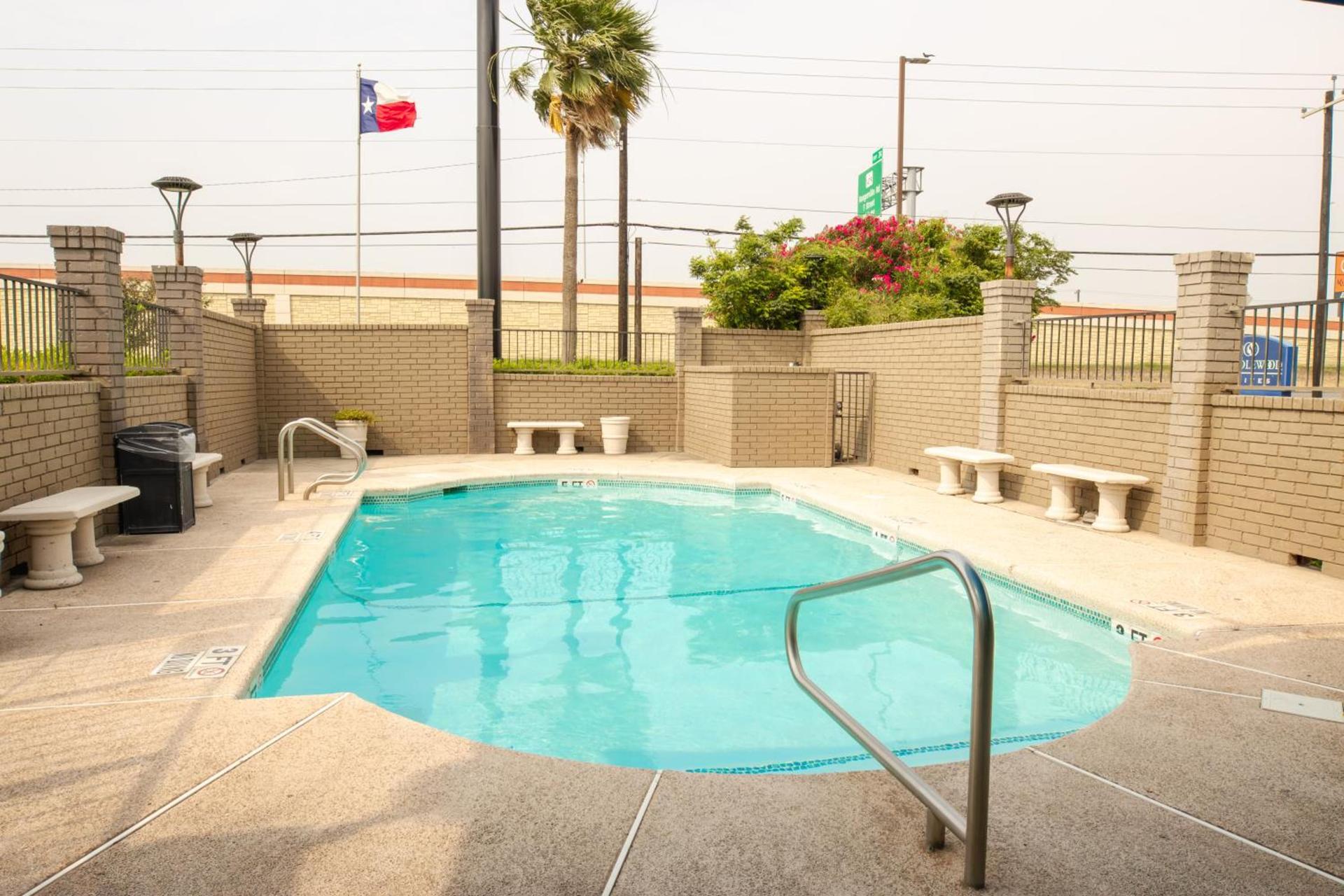 Americas Best Value Inn Harlingen photo 5
