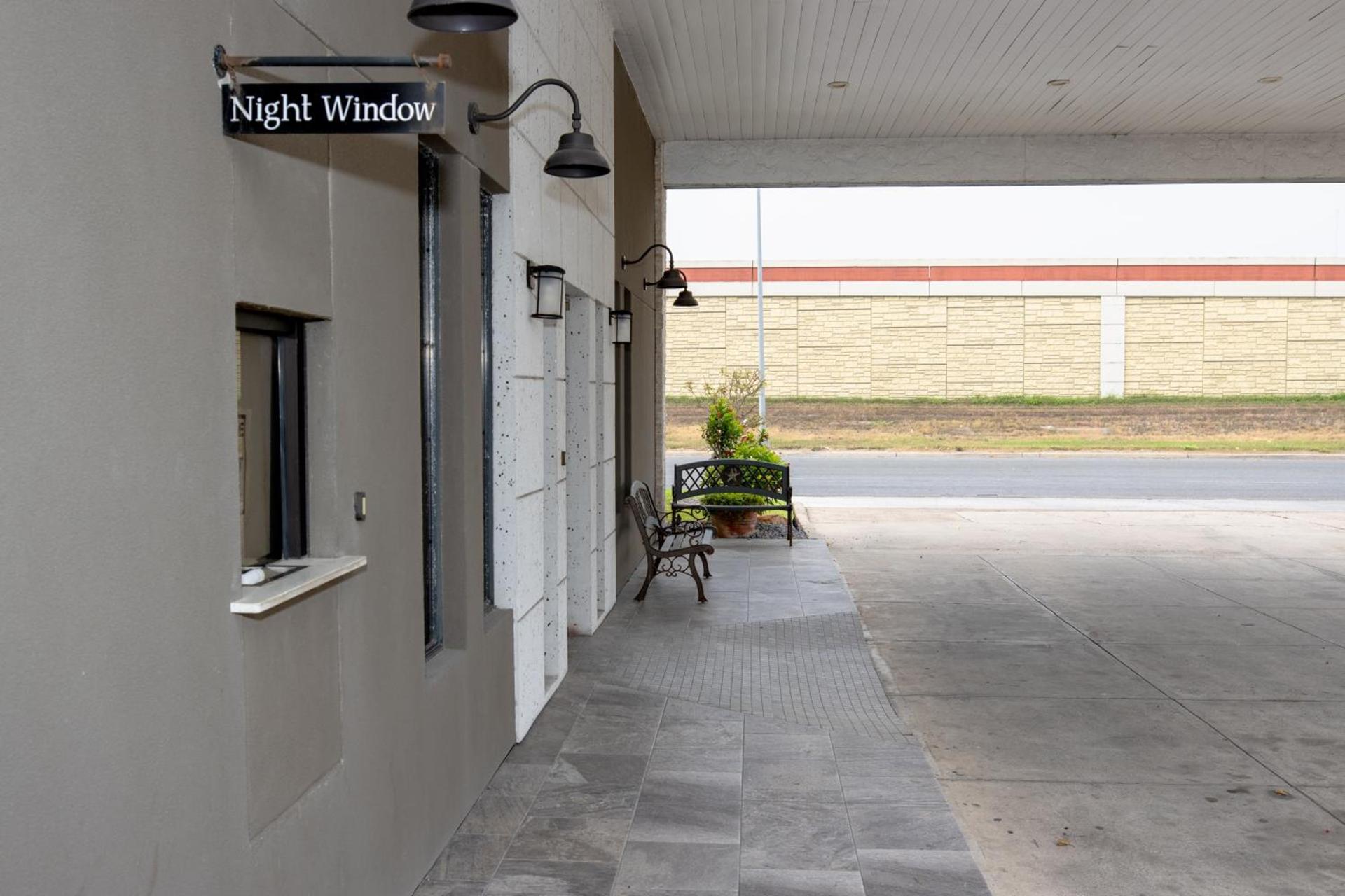 Americas Best Value Inn Harlingen photo 15