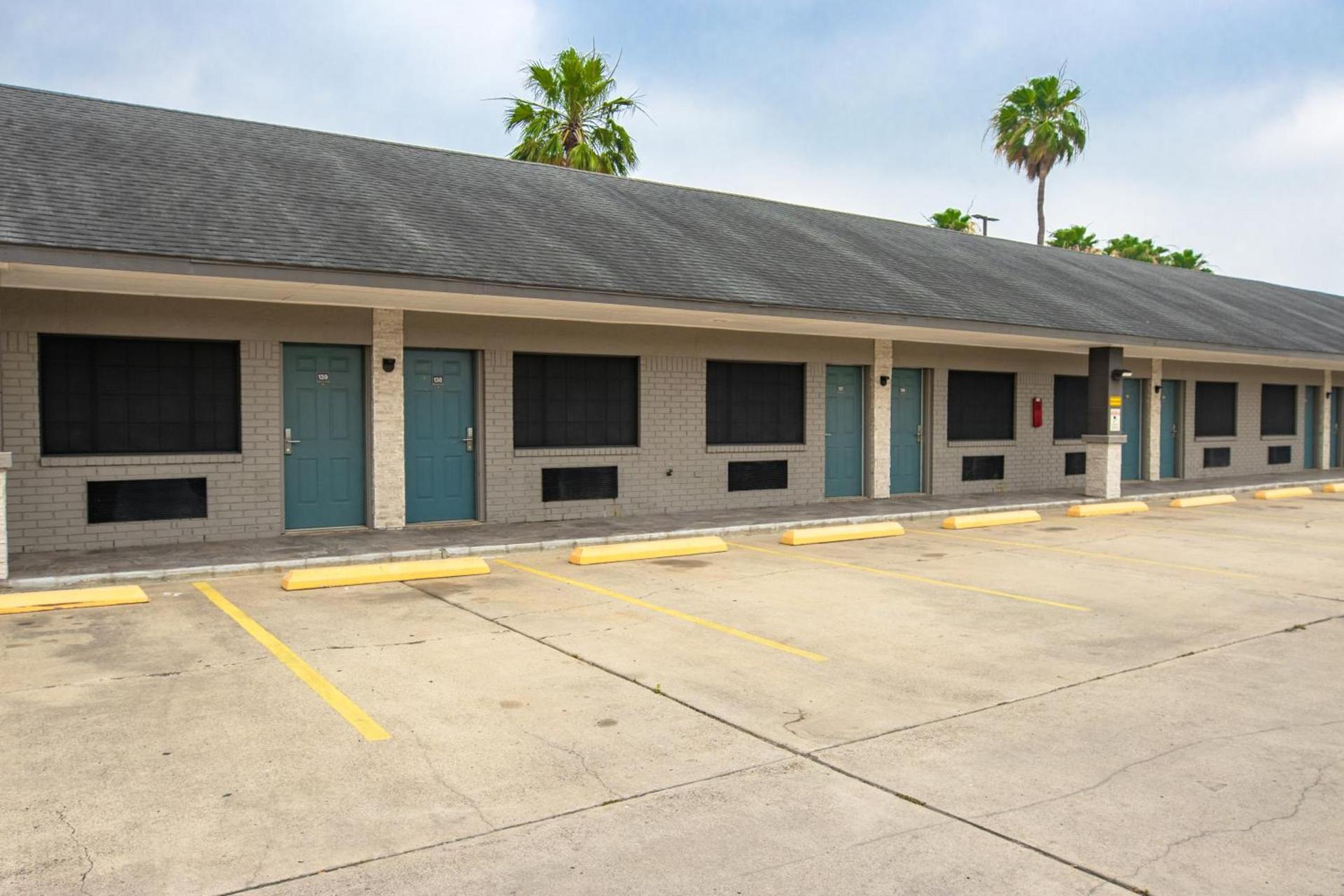 Americas Best Value Inn Harlingen photo 20