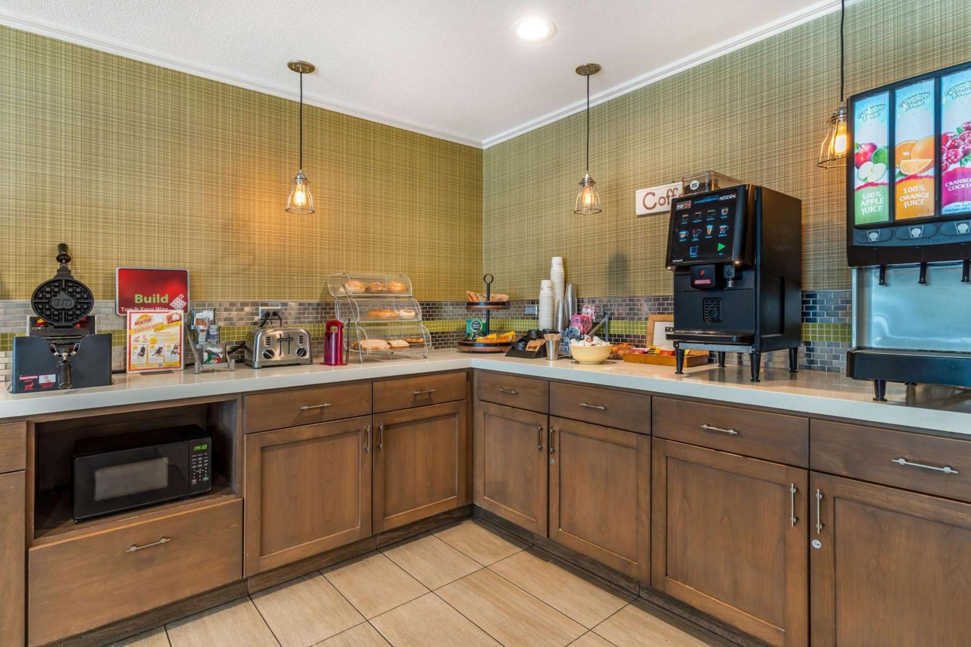 Best Western Plus Inn Scotts Valley photo 16