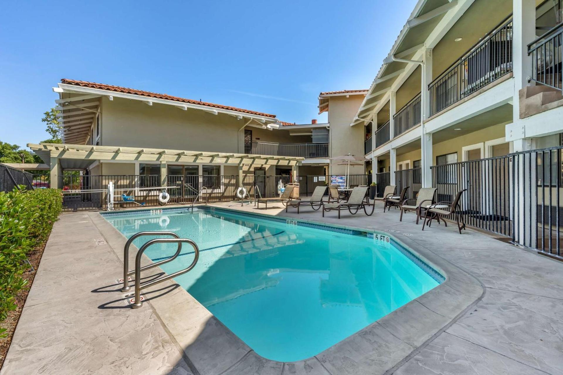 Best Western Plus Inn Scotts Valley photo 5